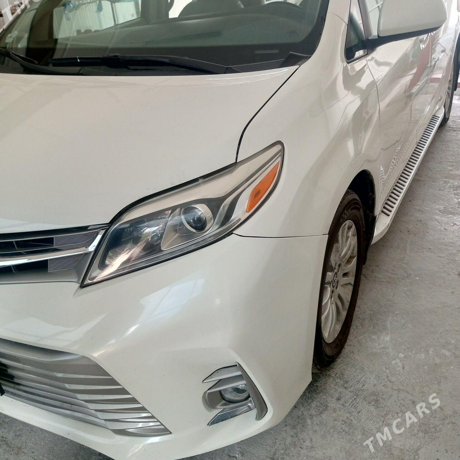 Toyota Sienna 2018 - 500 000 TMT - Ашхабад - img 1