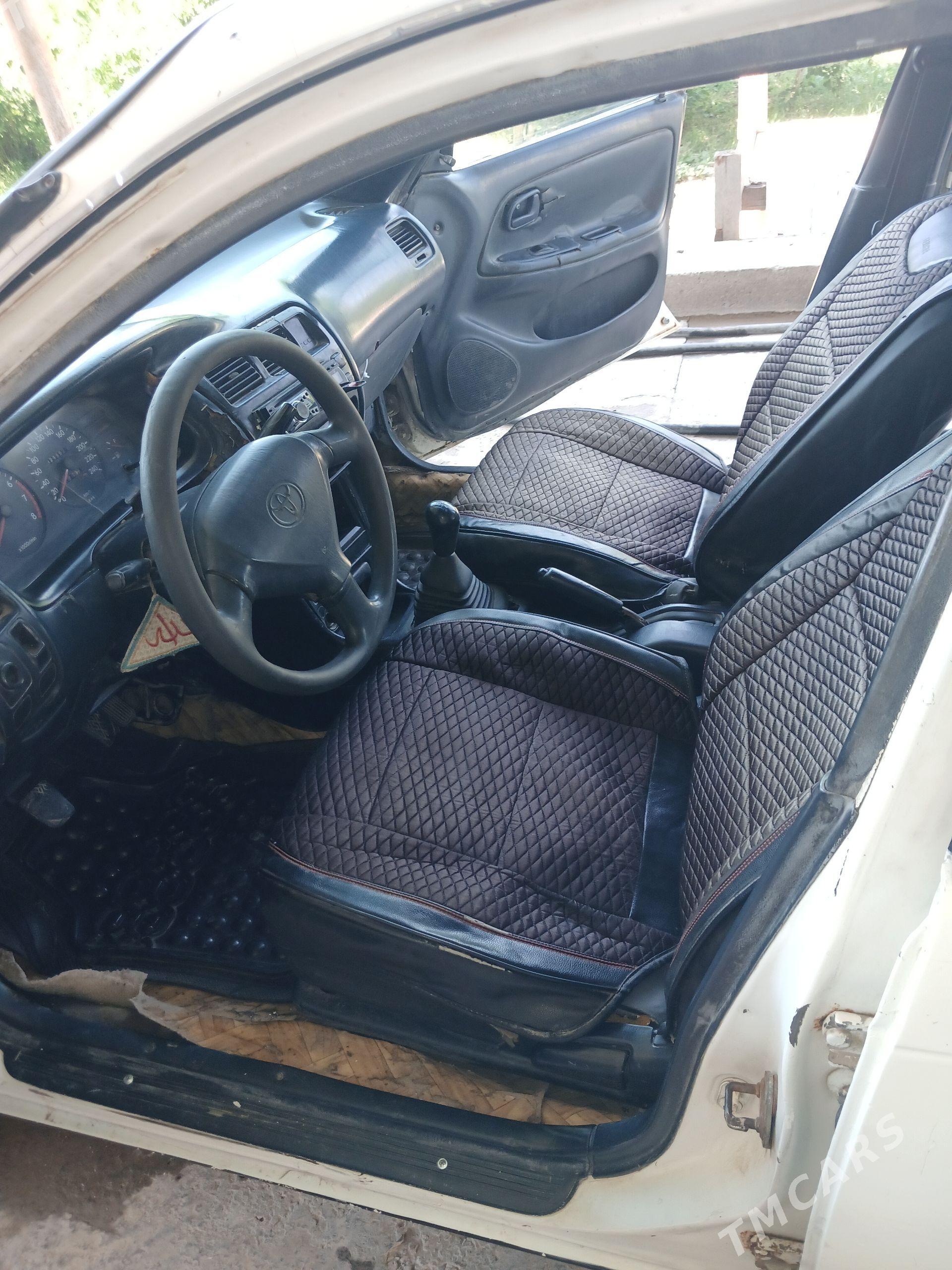 Toyota Corolla 1997 - 33 000 TMT - Çärjew - img 1
