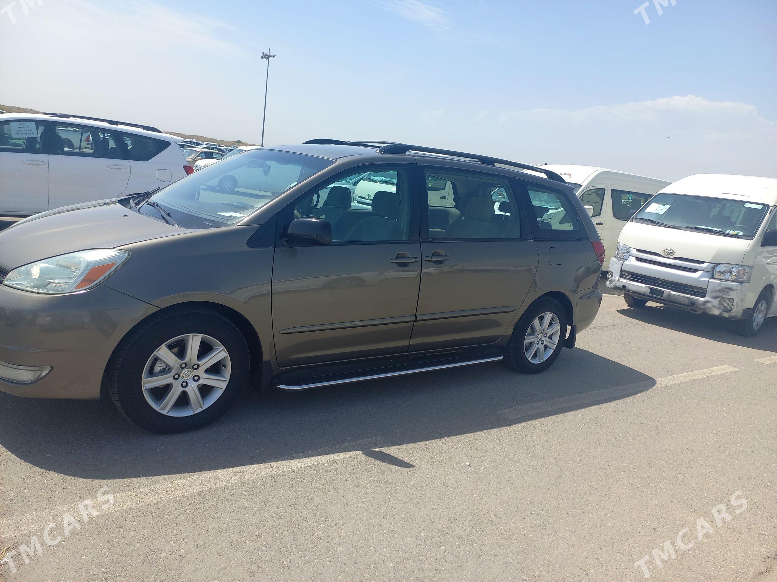 Toyota Sienna 2004 - 240 000 TMT - Гызыларбат - img 1