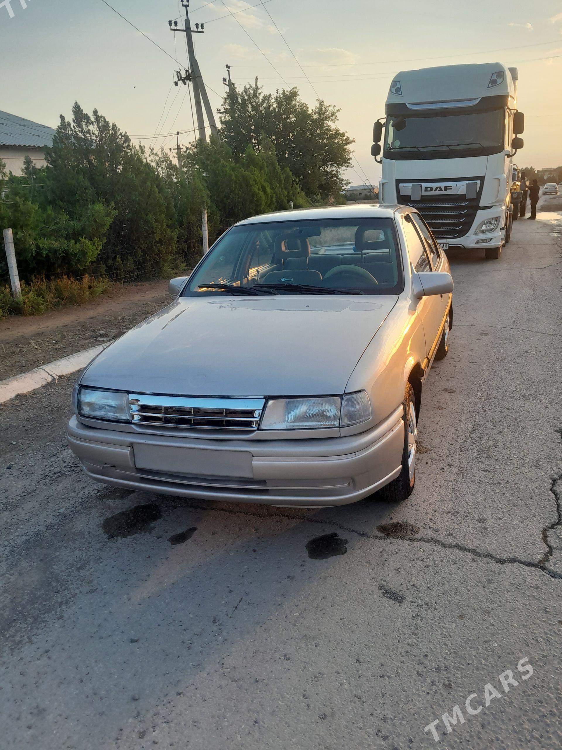 Opel Vectra 1992 - 60 000 TMT - Sarahs - img 1