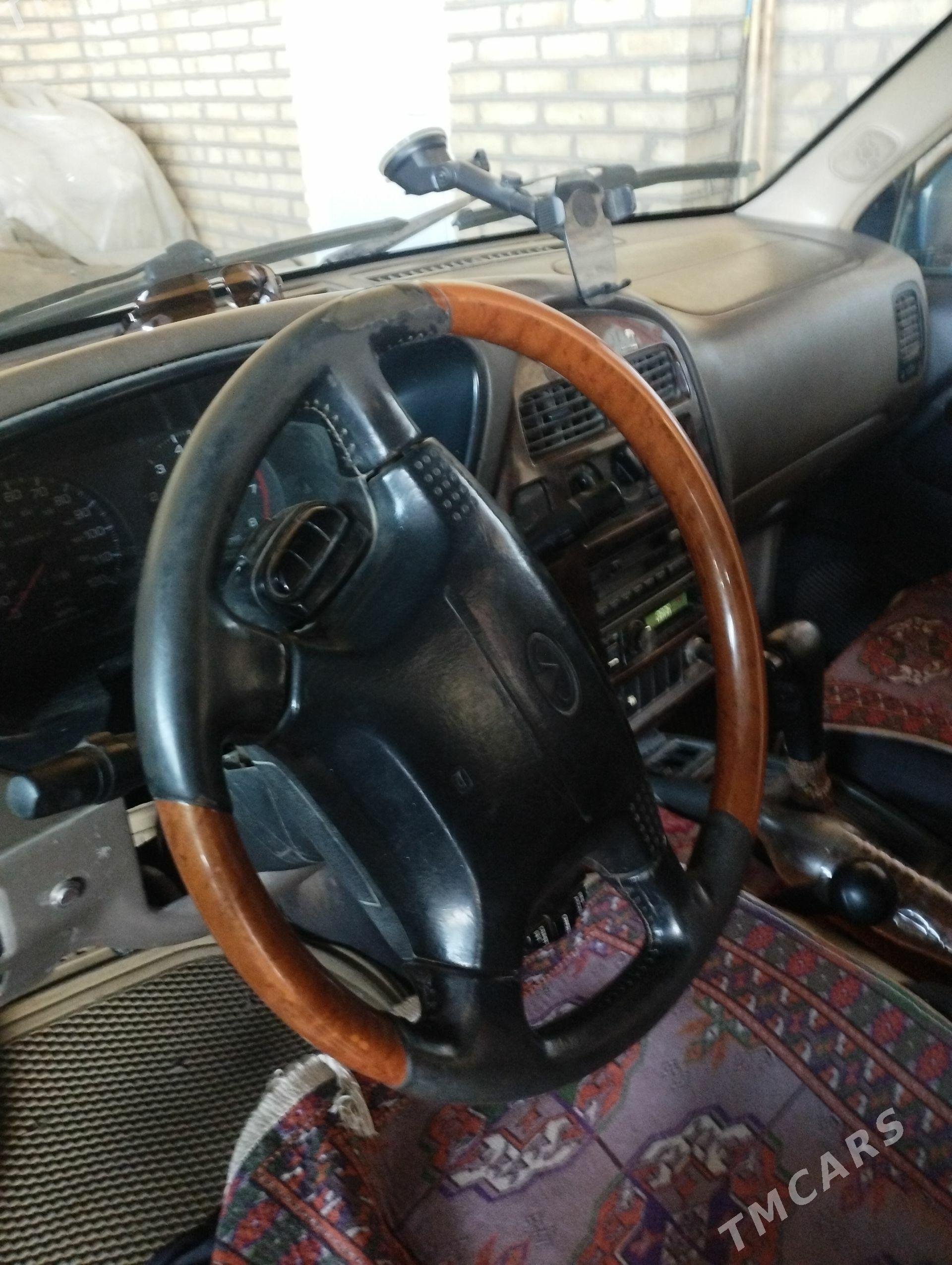 Nissan Pathfinder 1997 - 66 000 TMT - Чарджоу - img 1