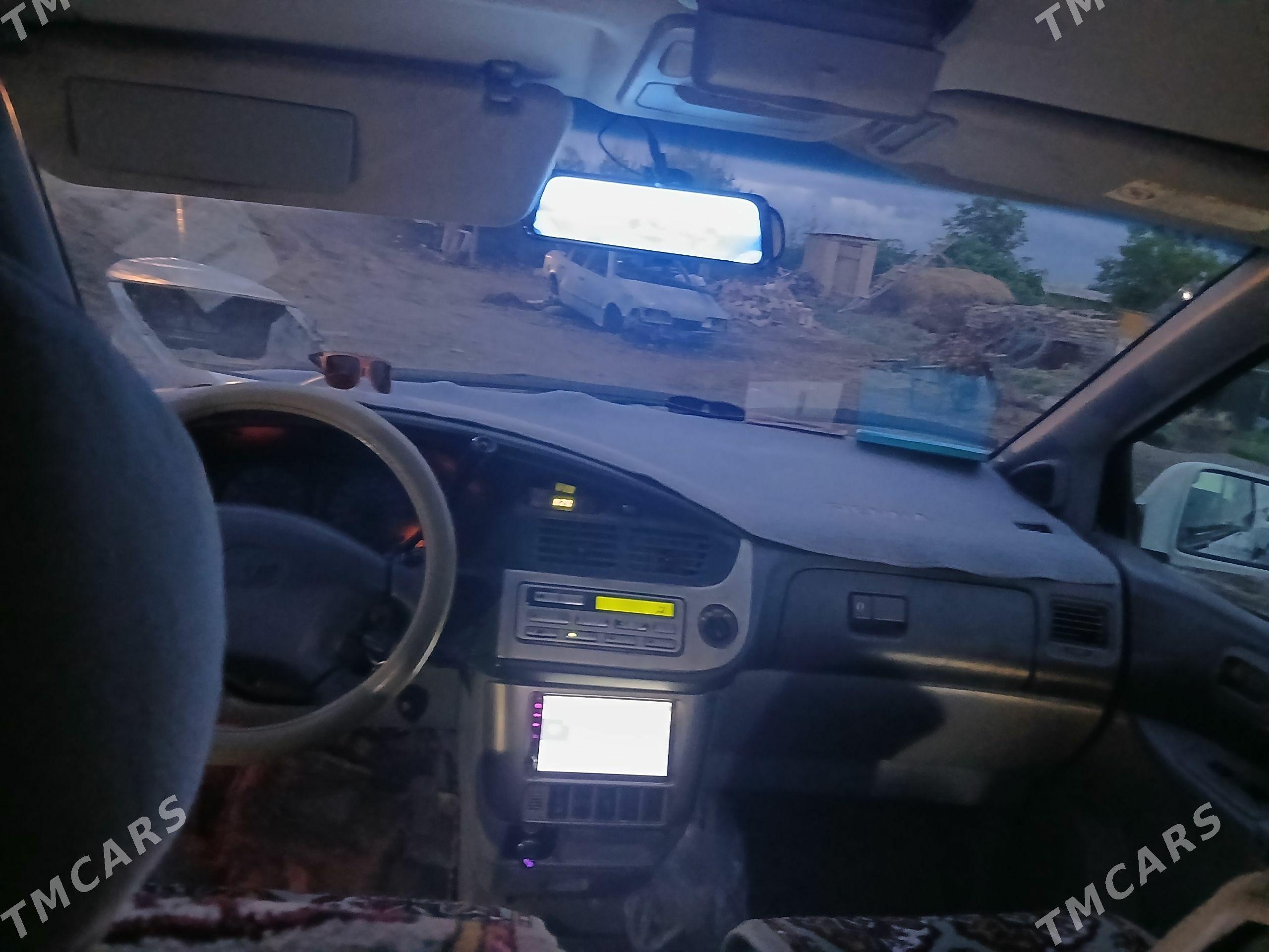 Toyota Sienna 2001 - 190 000 TMT - Halaç - img 1