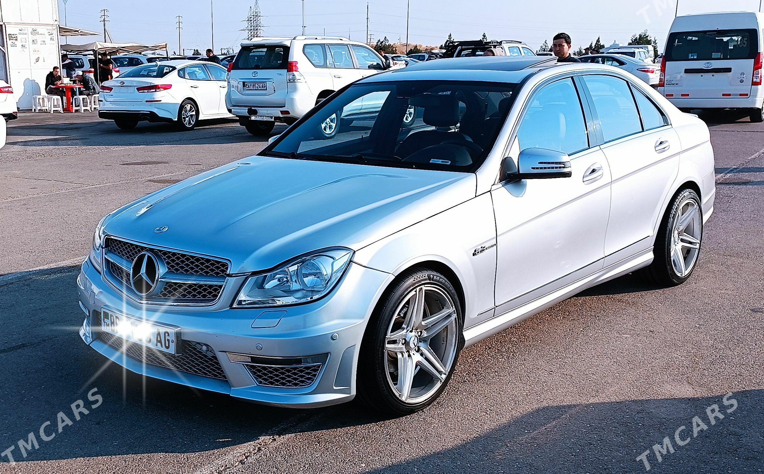 Mercedes-Benz C300 2010 - 250 000 TMT - Olimpiýa şäherçesi - img 1