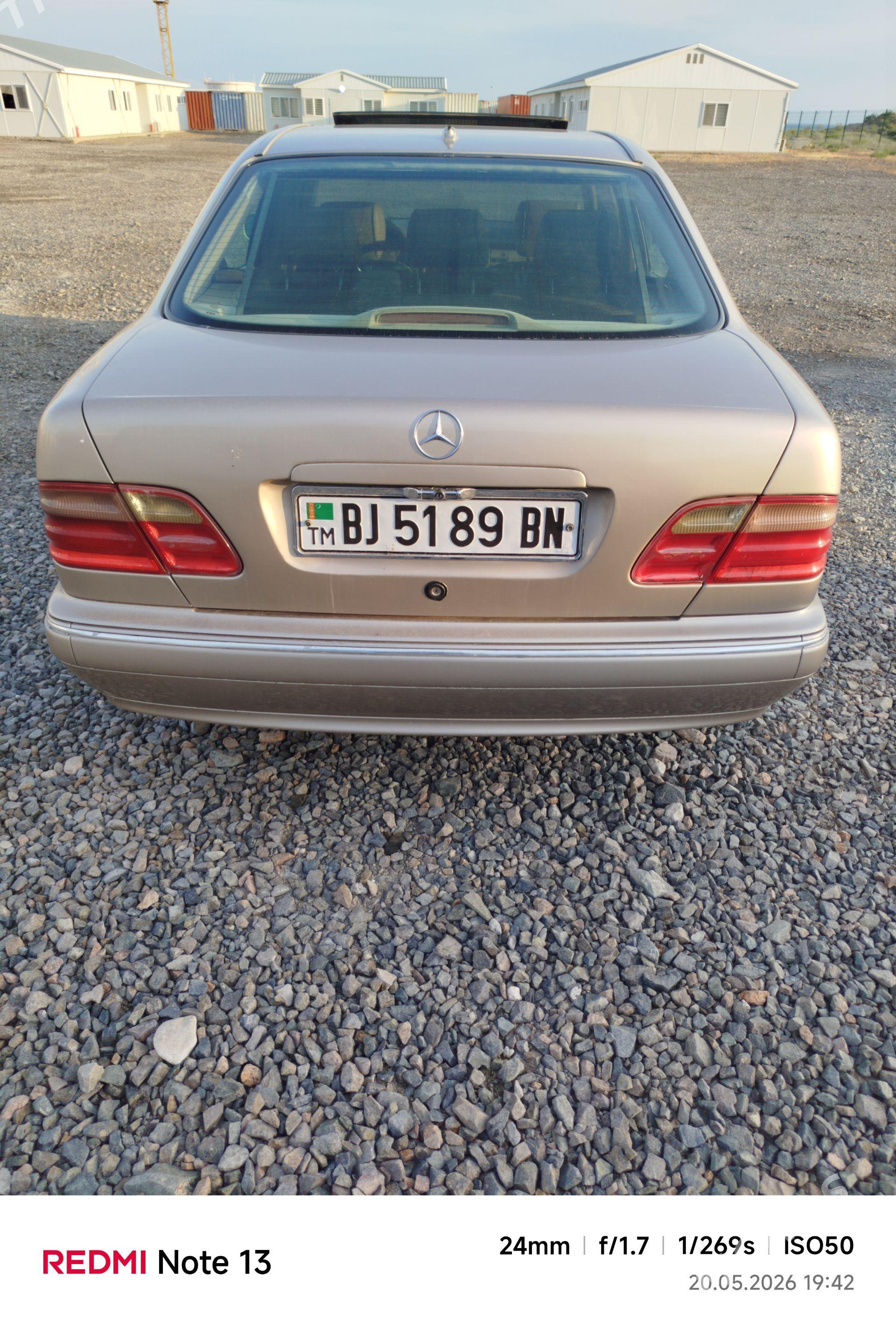 Mercedes-Benz E320 2001 - 120 000 TMT - Jebel - img 1
