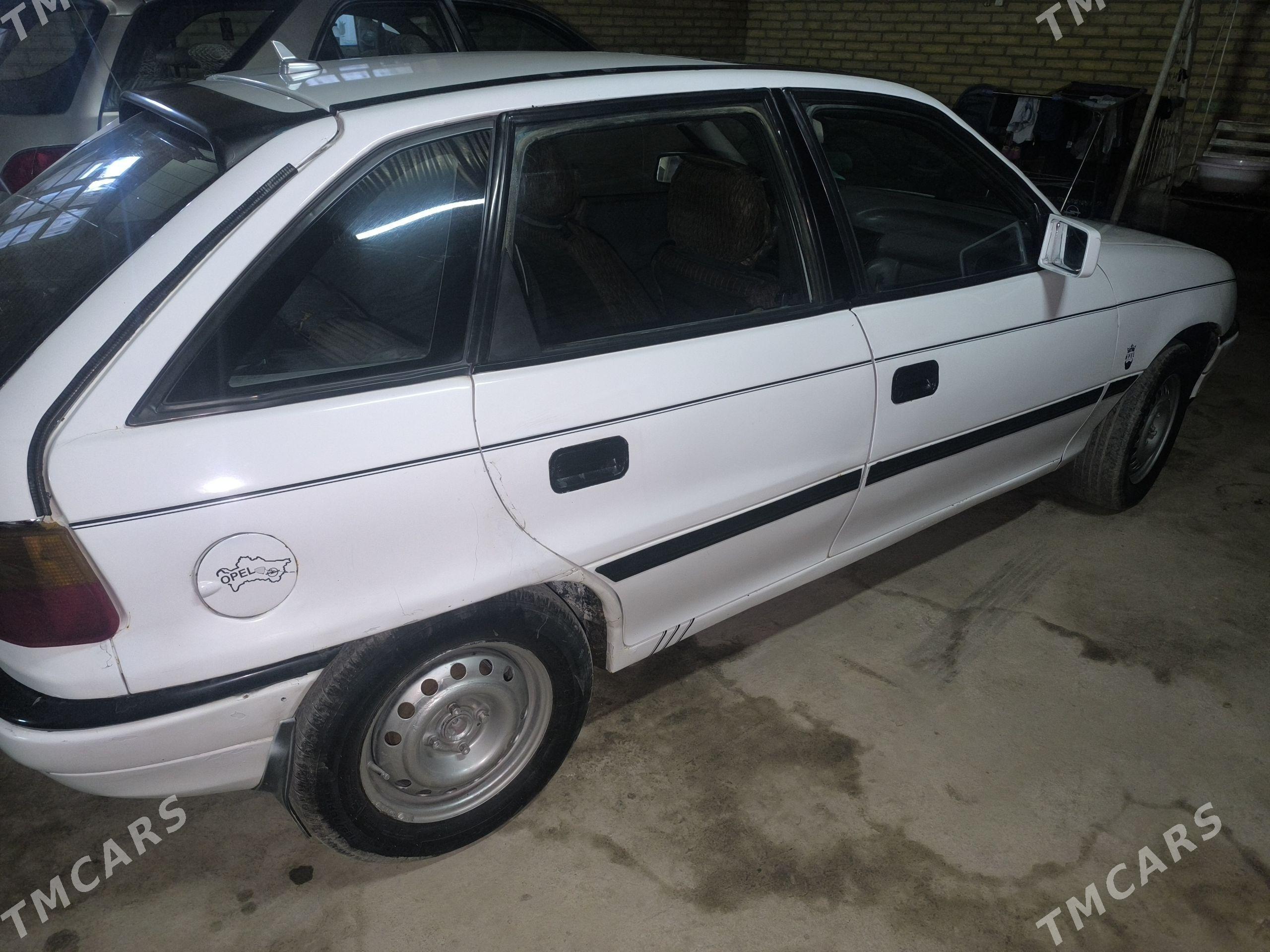 Opel Astra 1991 - 30 000 TMT - Сакар - img 1