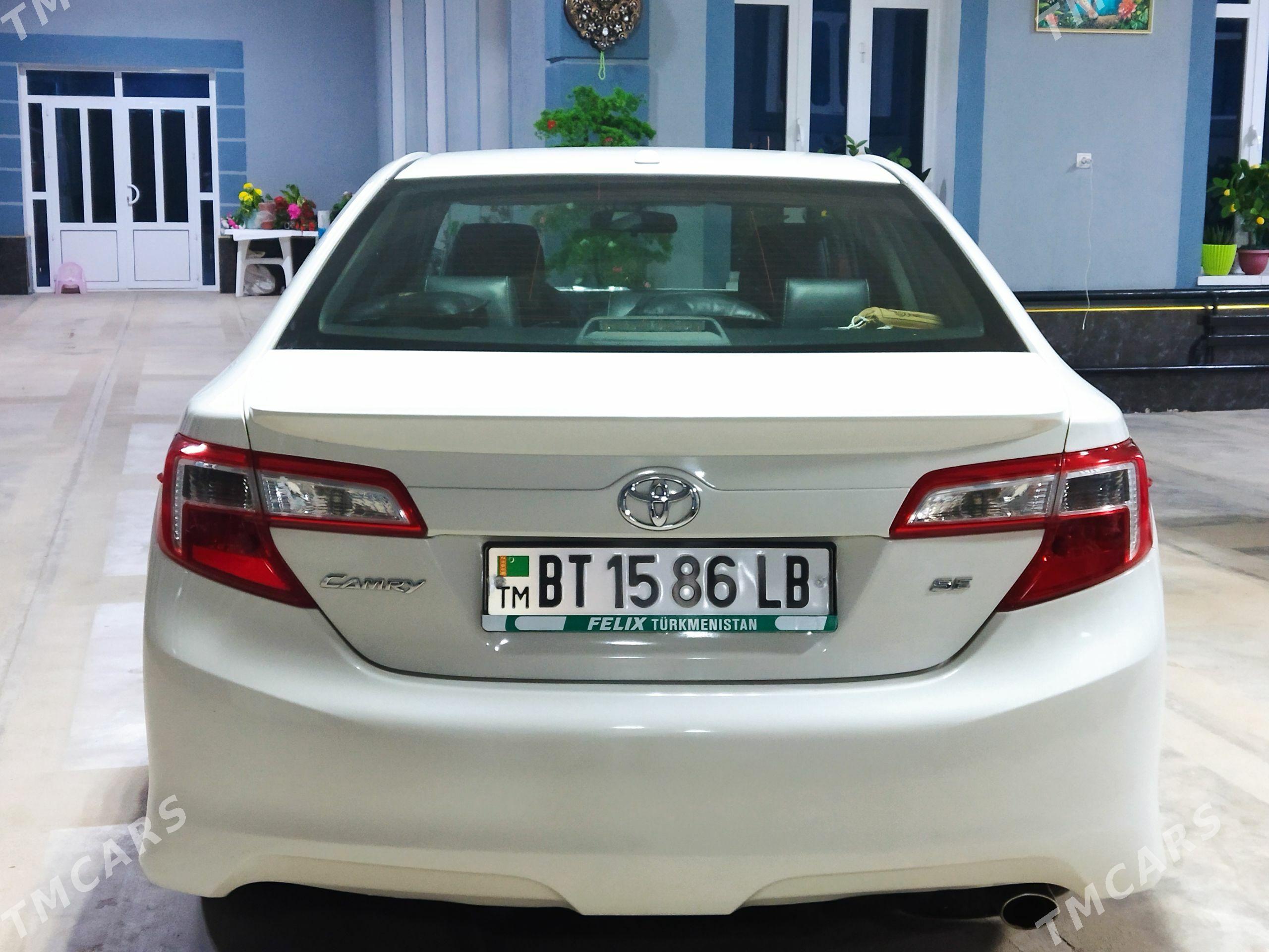 Toyota Camry 2013 - 240 000 TMT - Çärjew - img 1