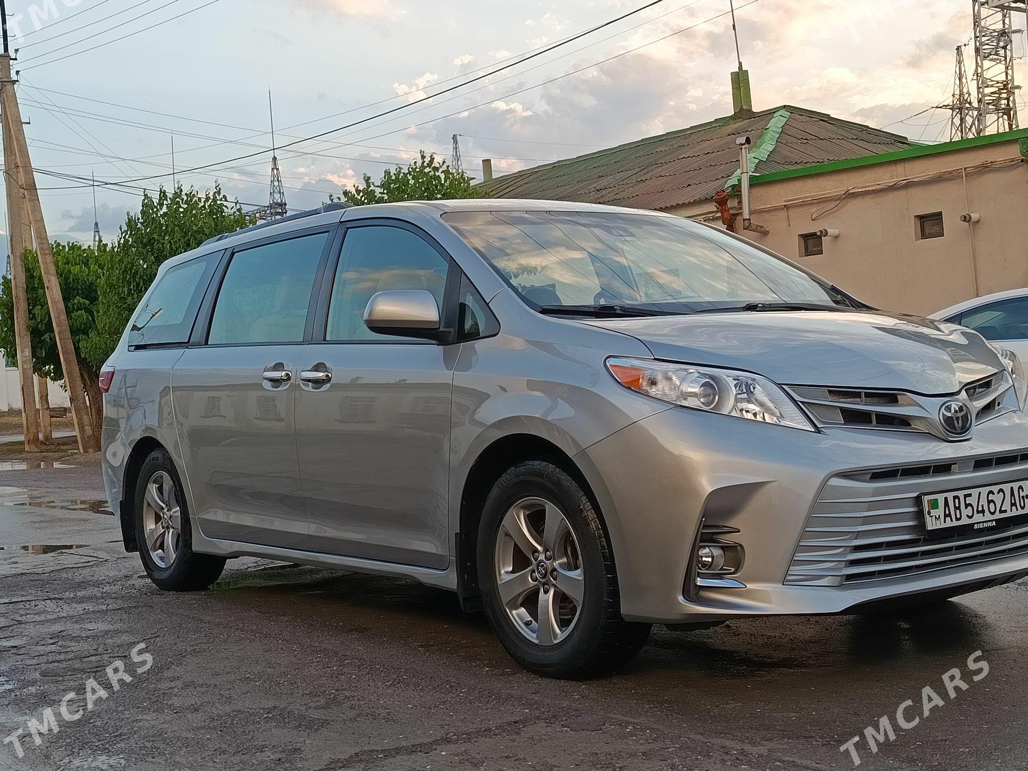 Toyota Sienna 2019 - 388 000 TMT - Ашхабад - img 1