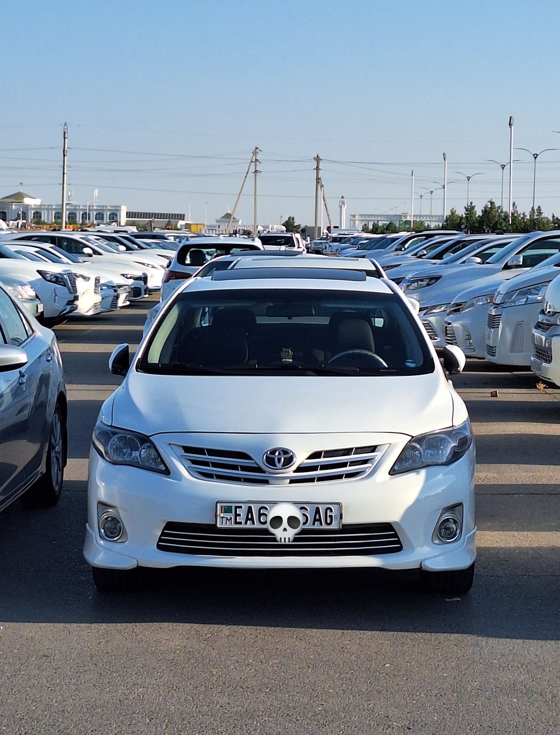 Toyota Corolla 2013 - 240 000 TMT - 11 мкр - img 1