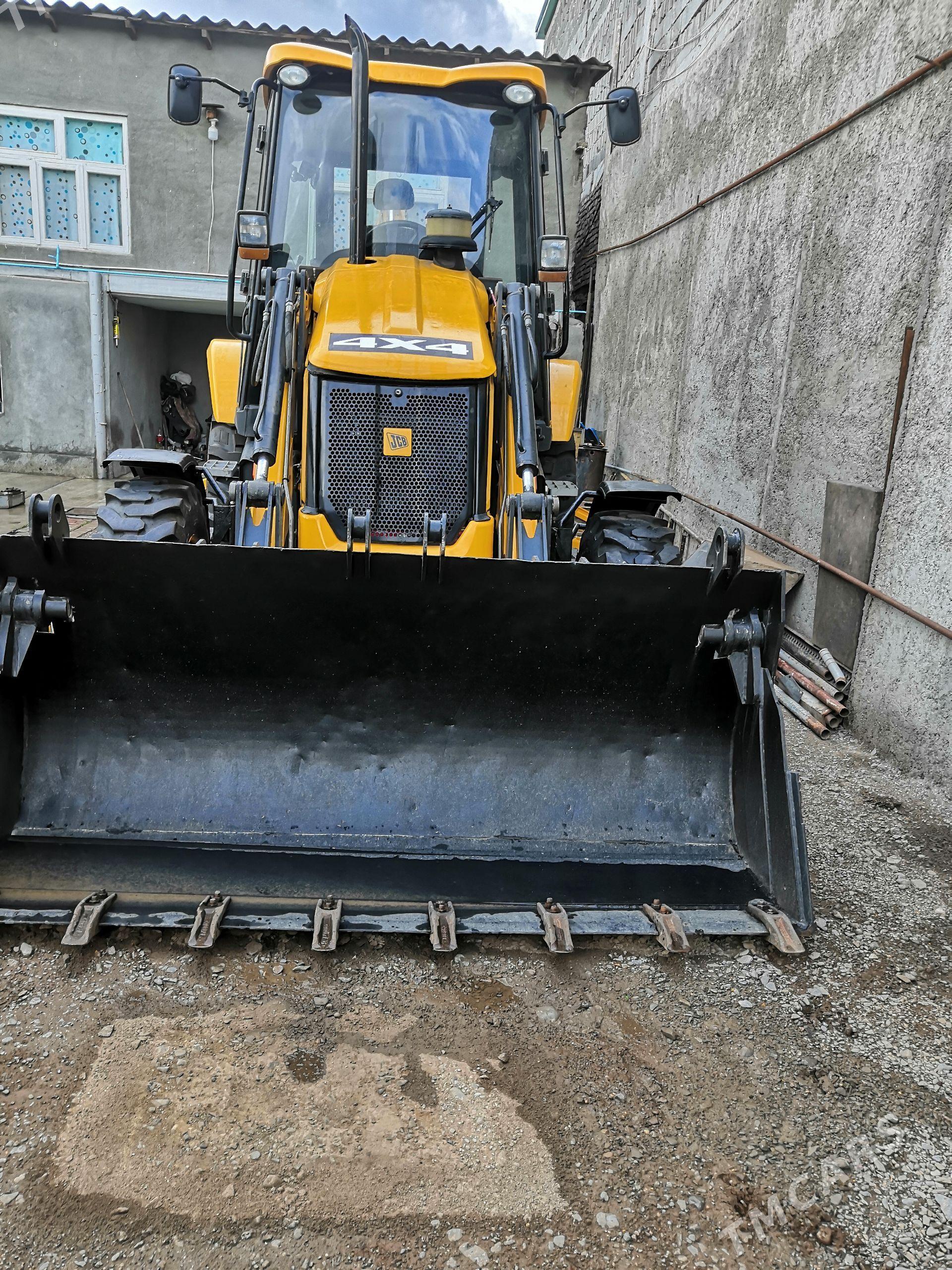 JCB 3CX Compact 2013 - 650 000 TMT - Aşgabat - img 1