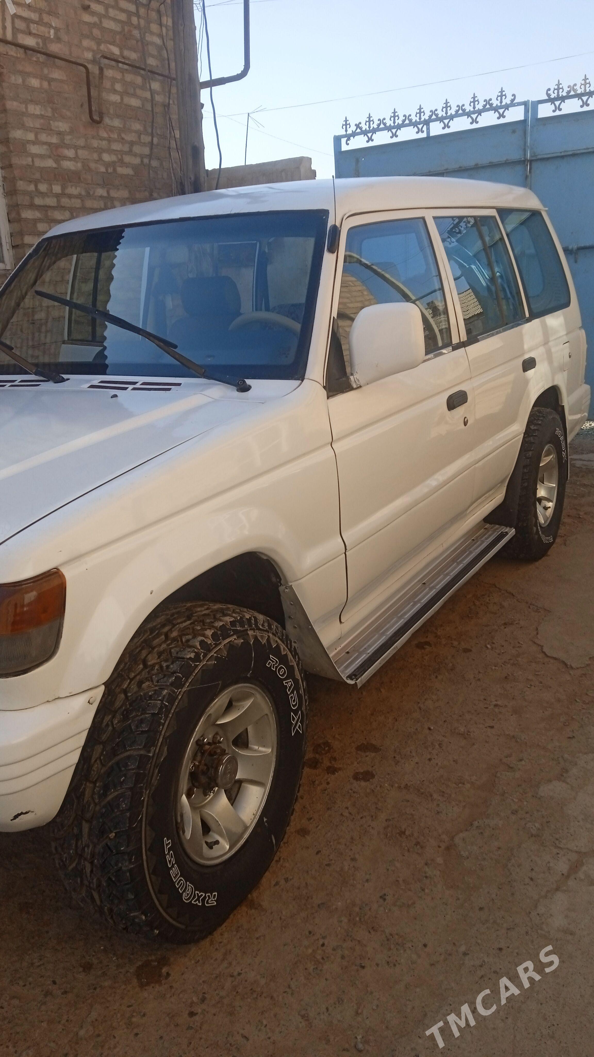 Mitsubishi Pajero 2000 - 95 000 TMT - Теджен - img 1
