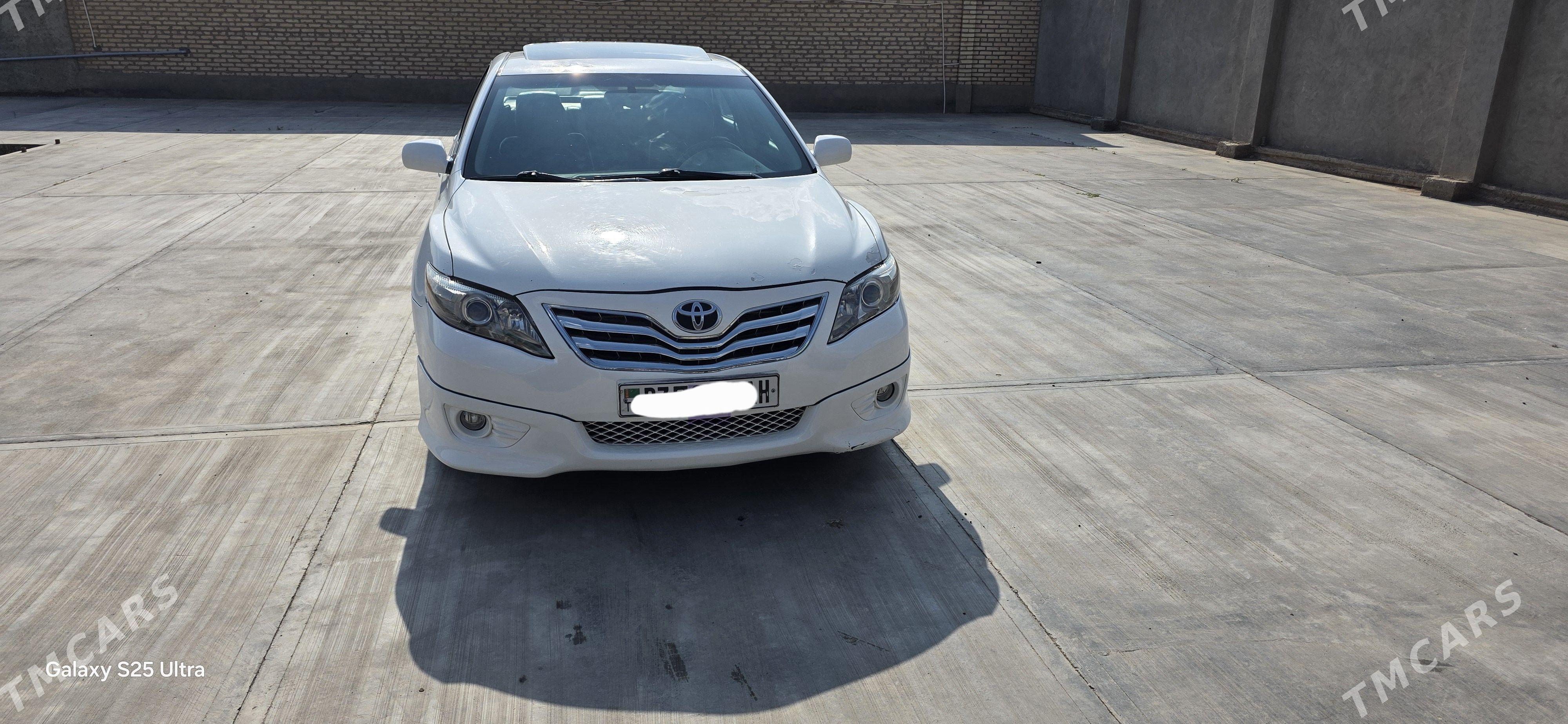 Toyota Camry 2011 - 210 000 TMT - Серахс - img 1