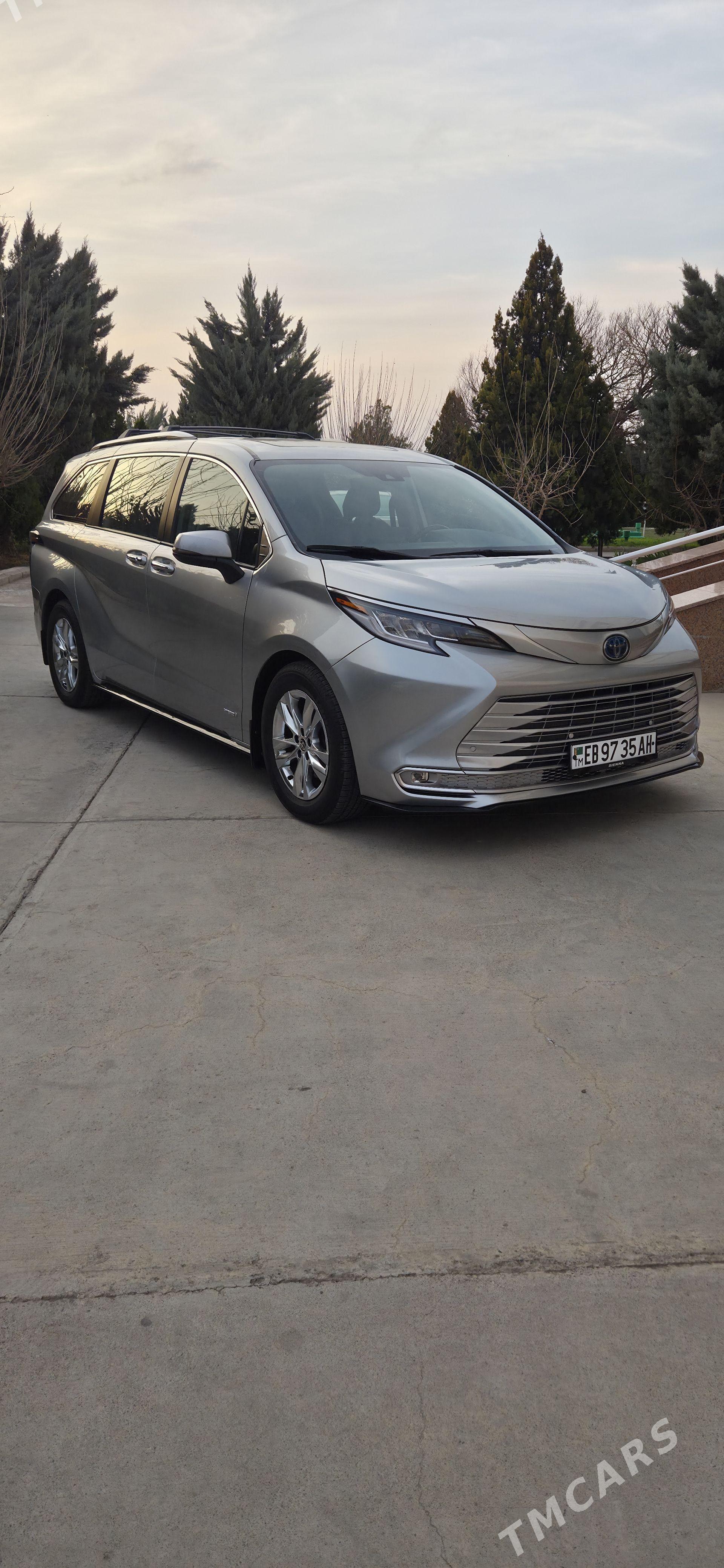 Toyota Sienna 2021 - 520 000 TMT - Чандыбиль шаёлы - img 1