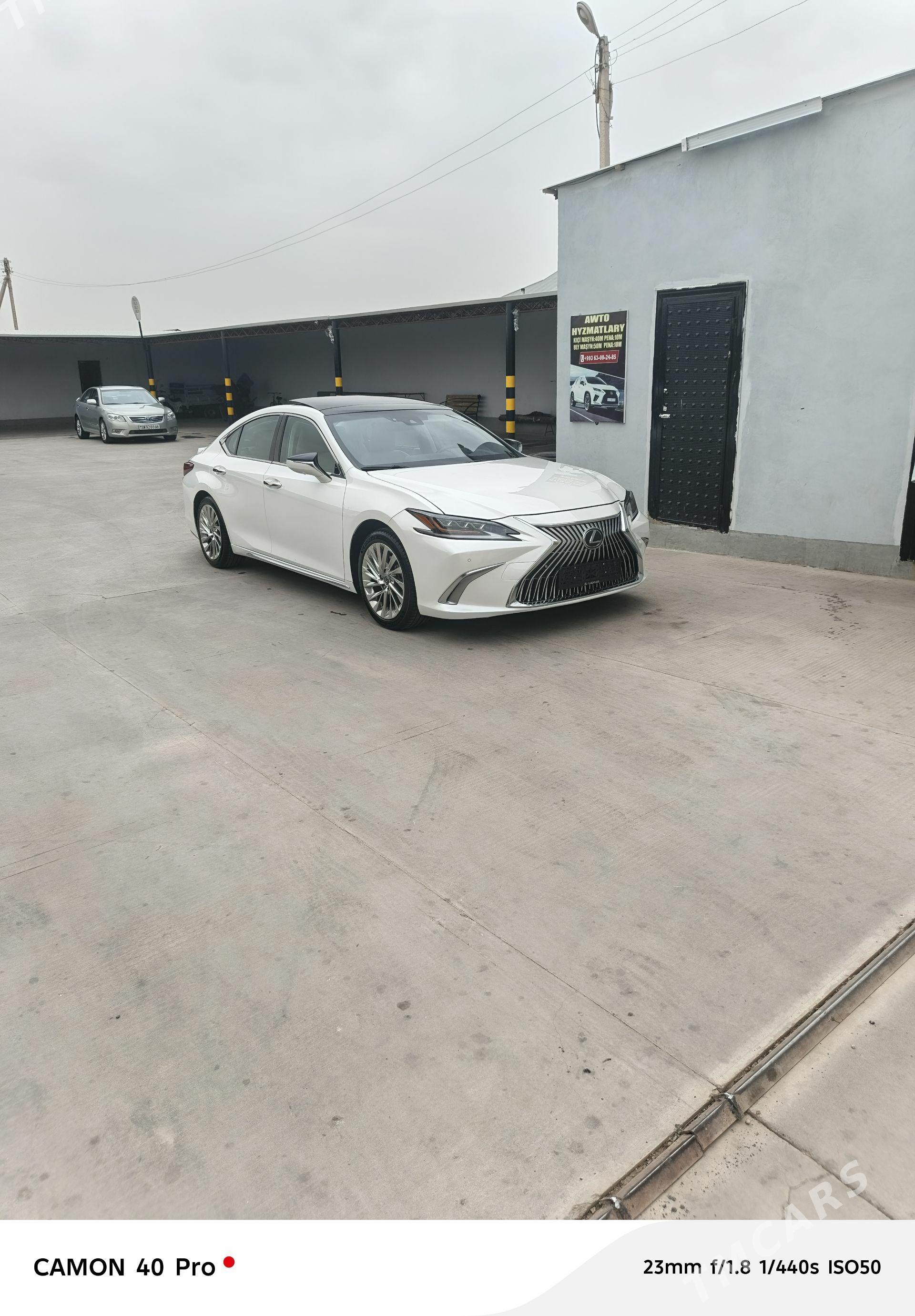 Lexus ES 350 2019 - 660 000 TMT - Серахс - img 1