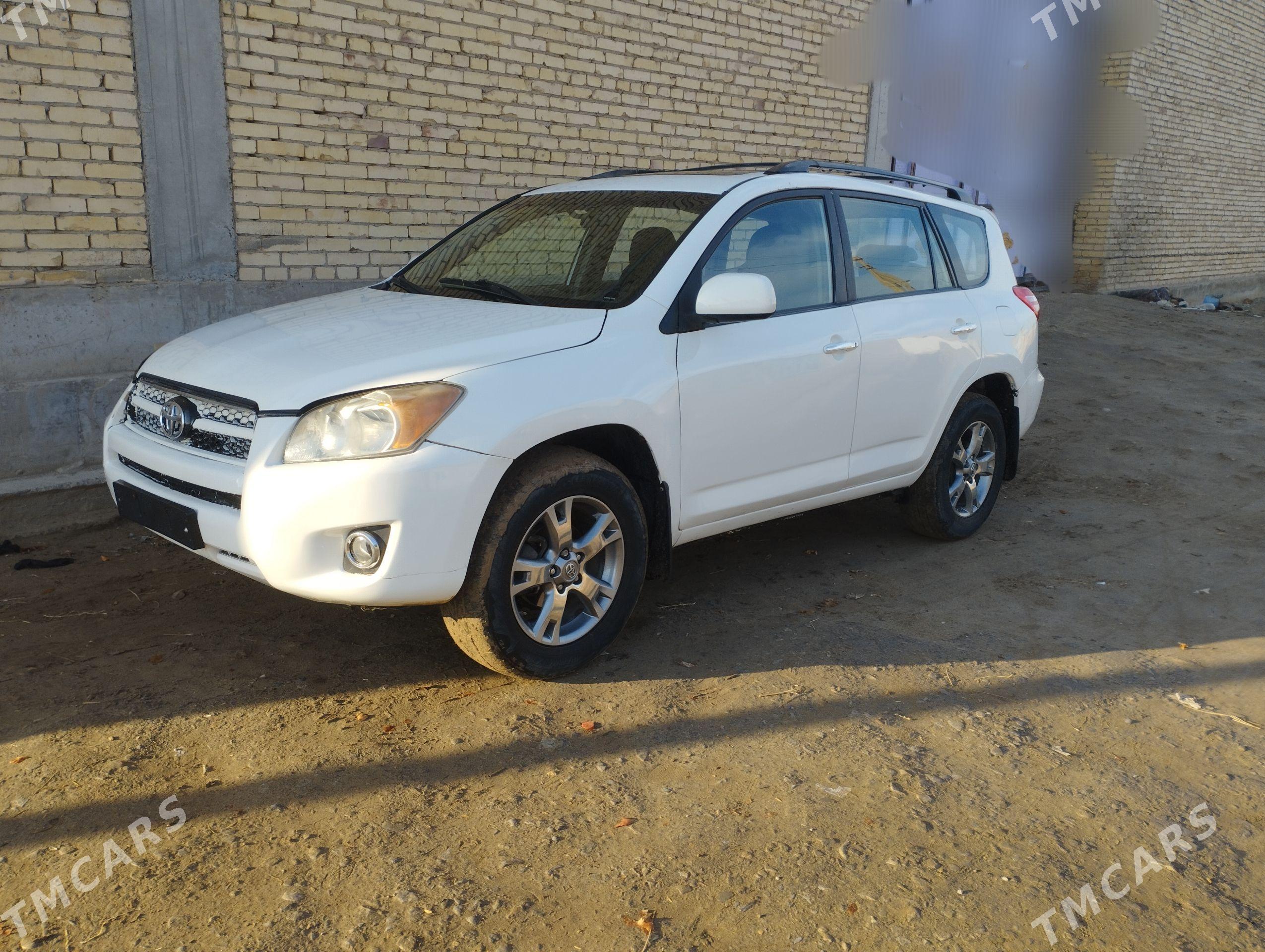 Toyota RAV4 2011 - 260 000 TMT - Халач - img 1