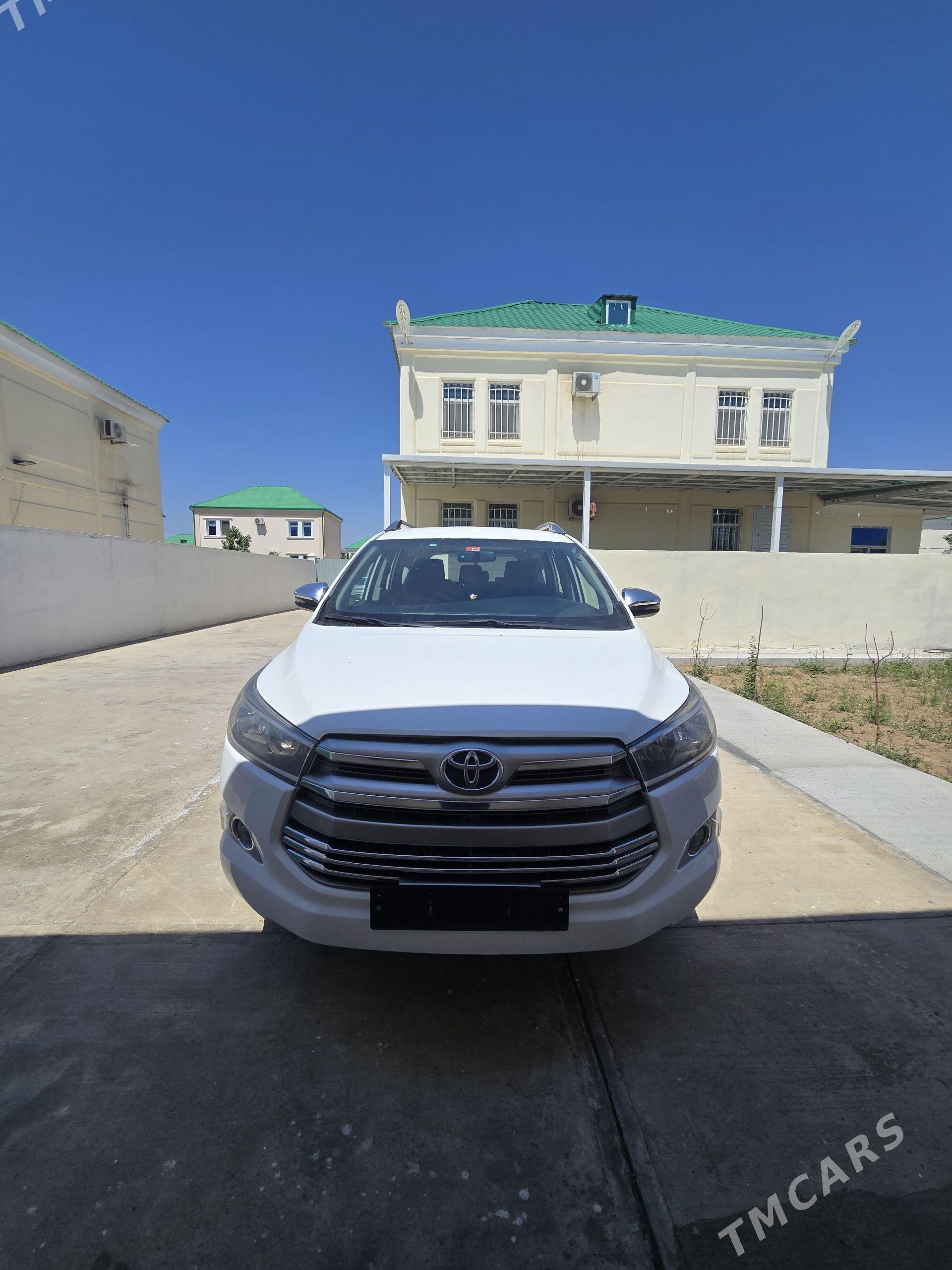 Toyota Innova 2021 - 335 000 TMT - Çoganly - img 1