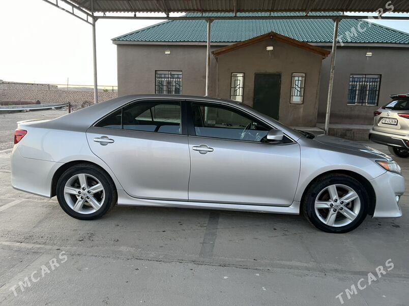Toyota Camry 2014 - 260 000 TMT - Гумдаг - img 1