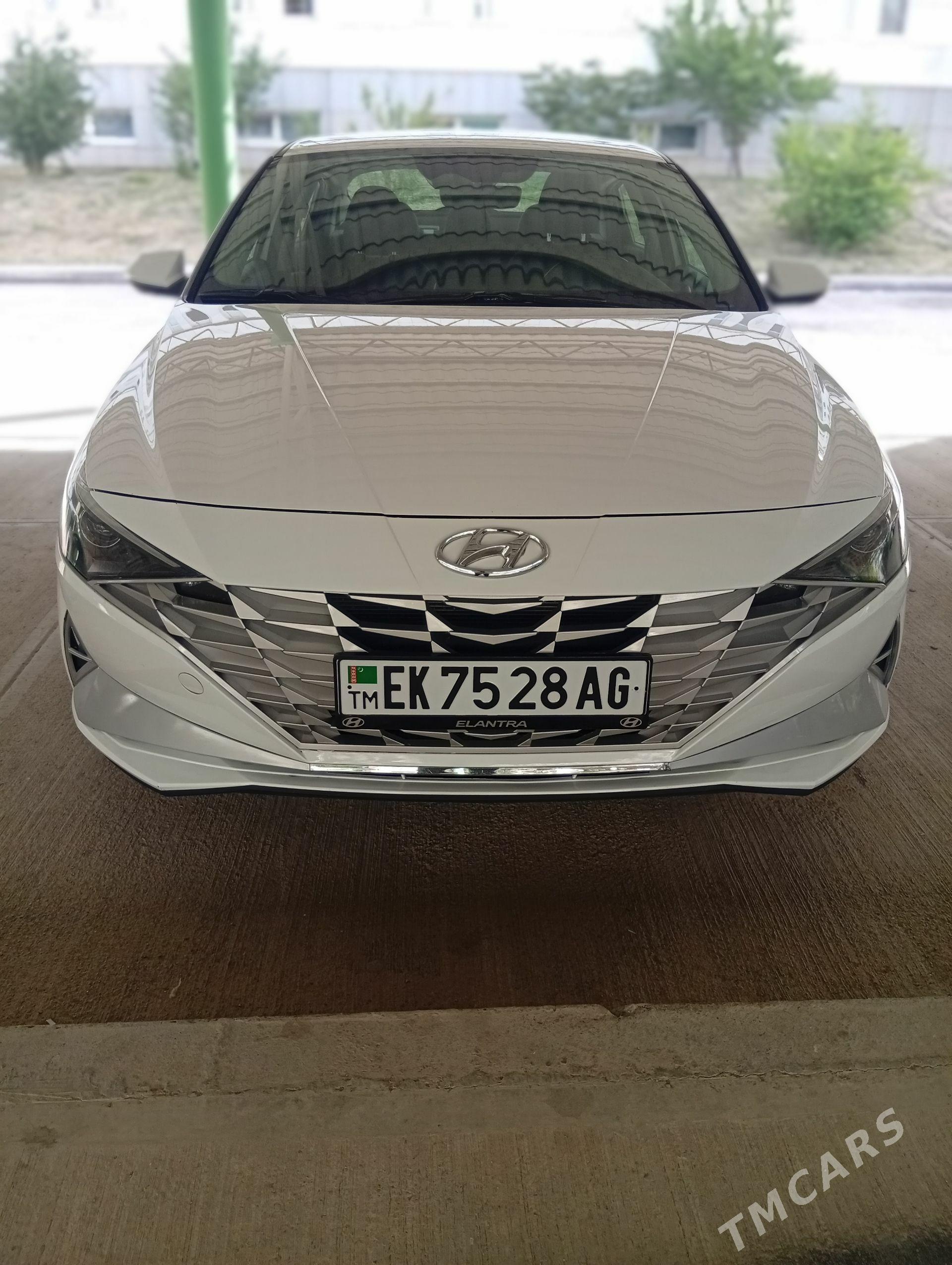 Hyundai Elantra 2021 - 247 000 TMT - Köşi - img 1