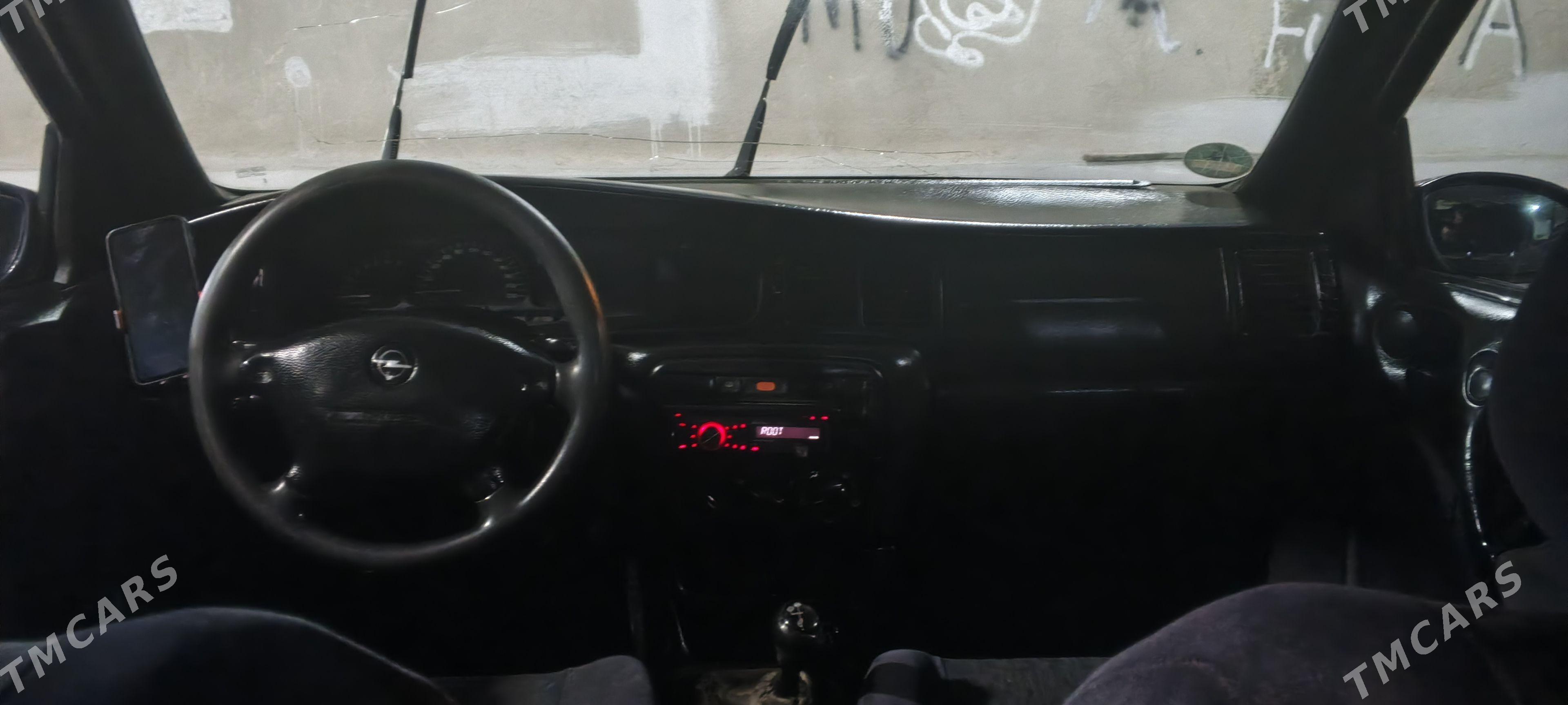 Opel Vectra 1998 - 40 000 TMT - Mary - img 1