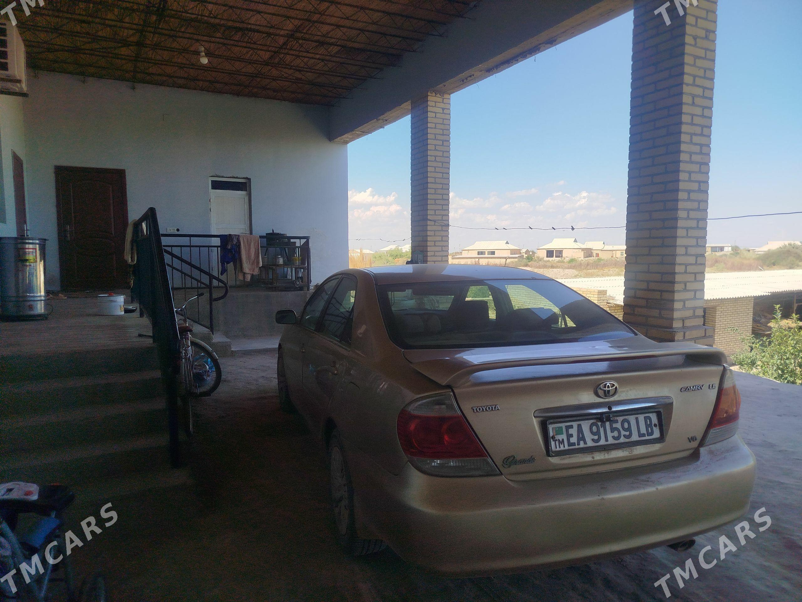 Toyota Camry 2002 - 170 000 TMT - Керки - img 1