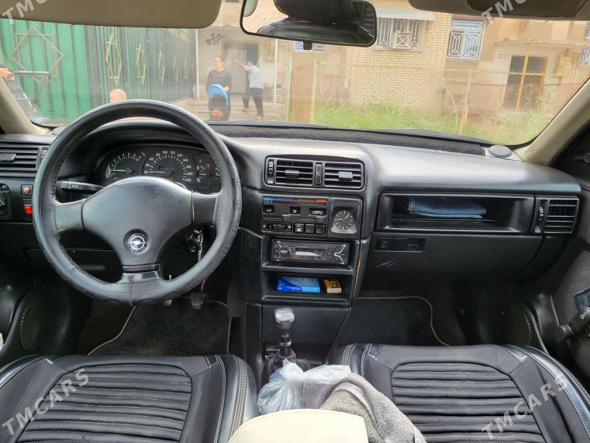 Opel Vectra 1992 - 58 000 TMT - Mary - img 1