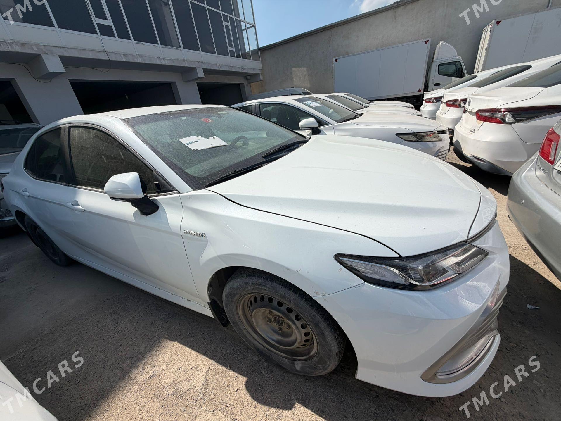 Toyota Camry Hybrid 2022 - 210 000 TMT - Мары - img 1