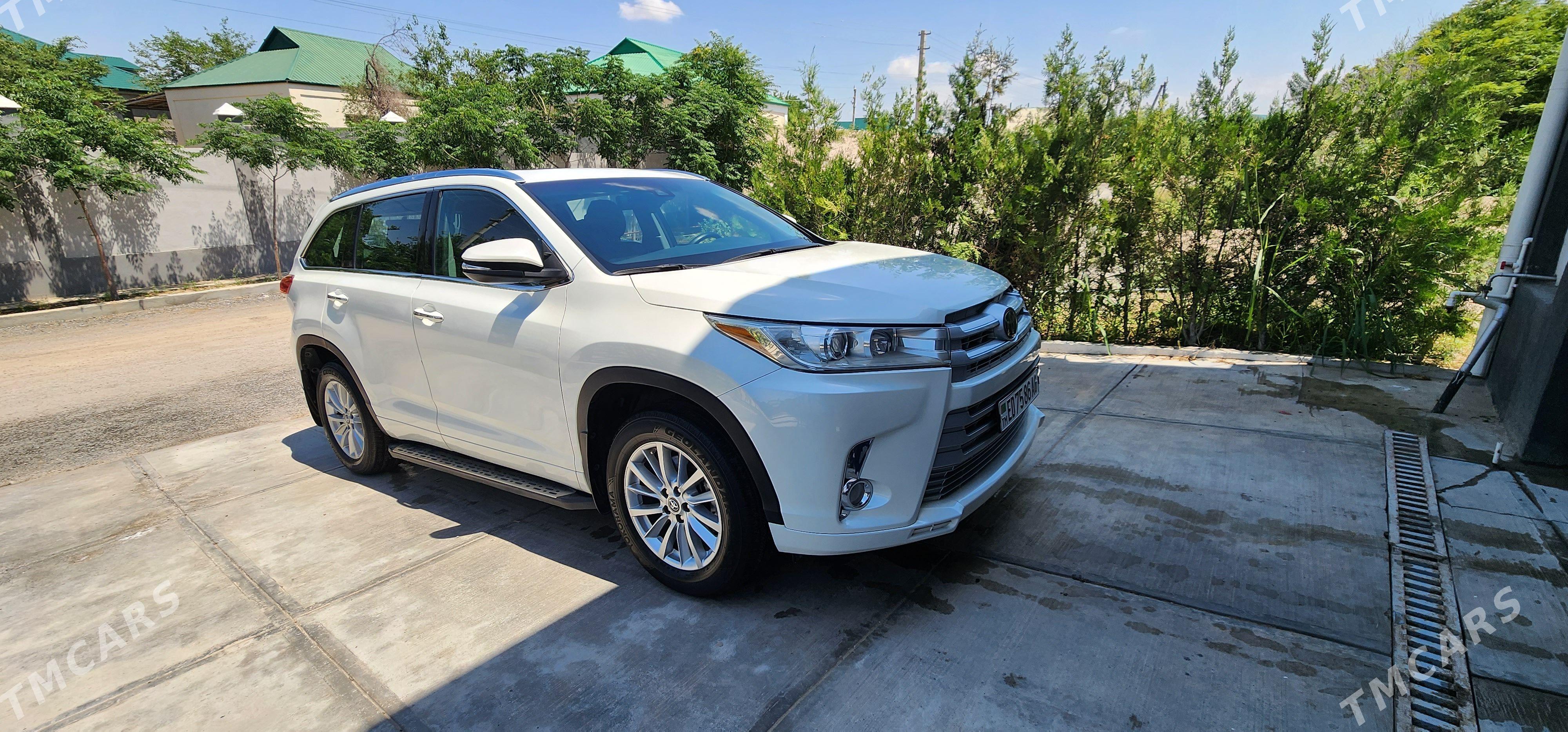 Toyota Highlander 2018 - 445 000 TMT - Çoganly - img 1