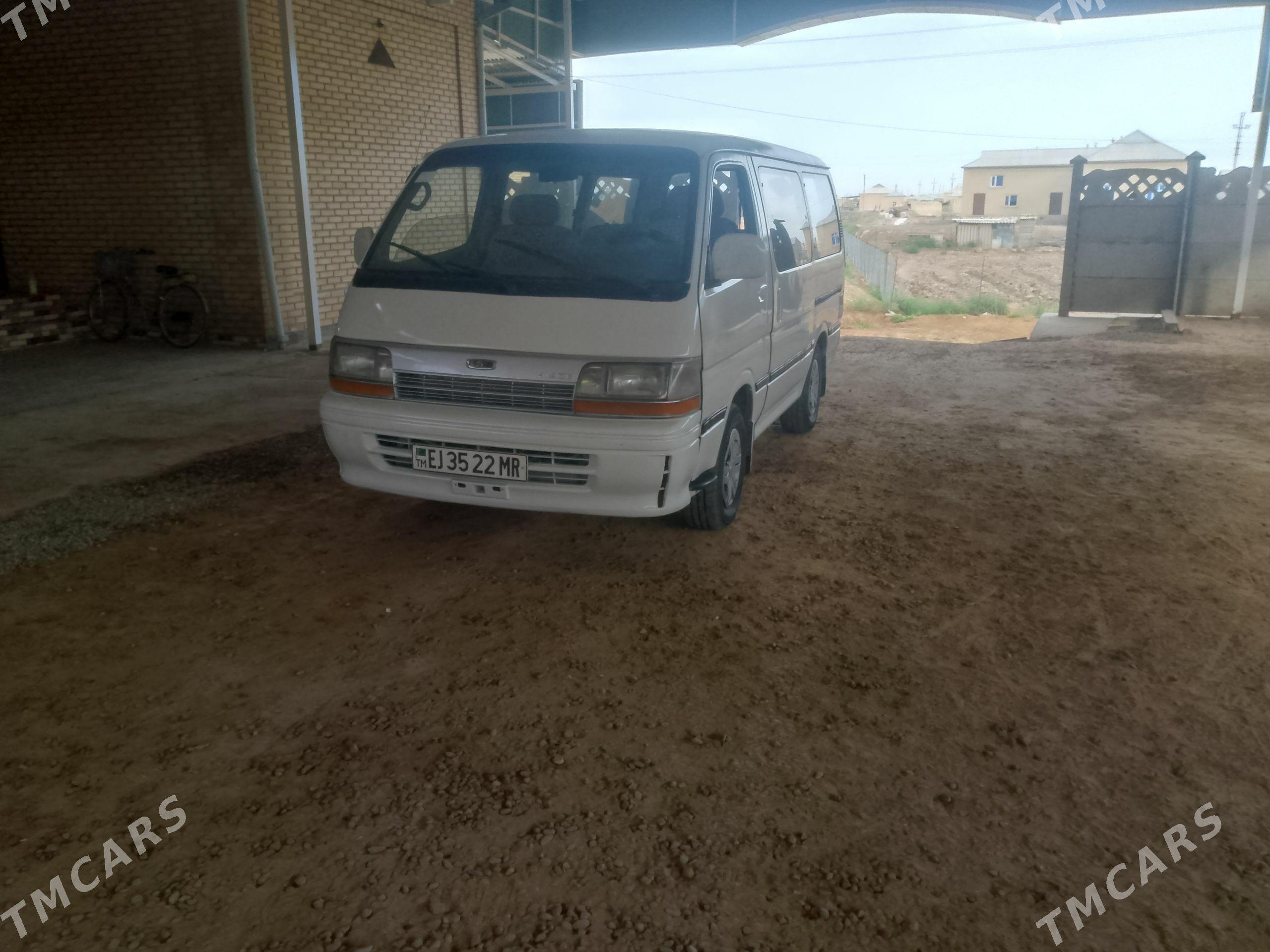 Toyota Hiace 1990 - 78 000 TMT - Сакарчага - img 1