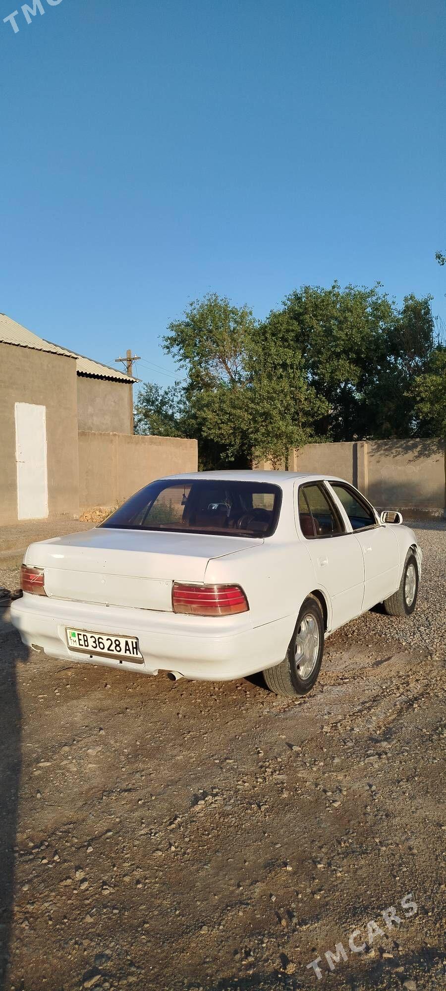 Toyota Camry 1990 - 60 000 TMT - Теджен - img 1