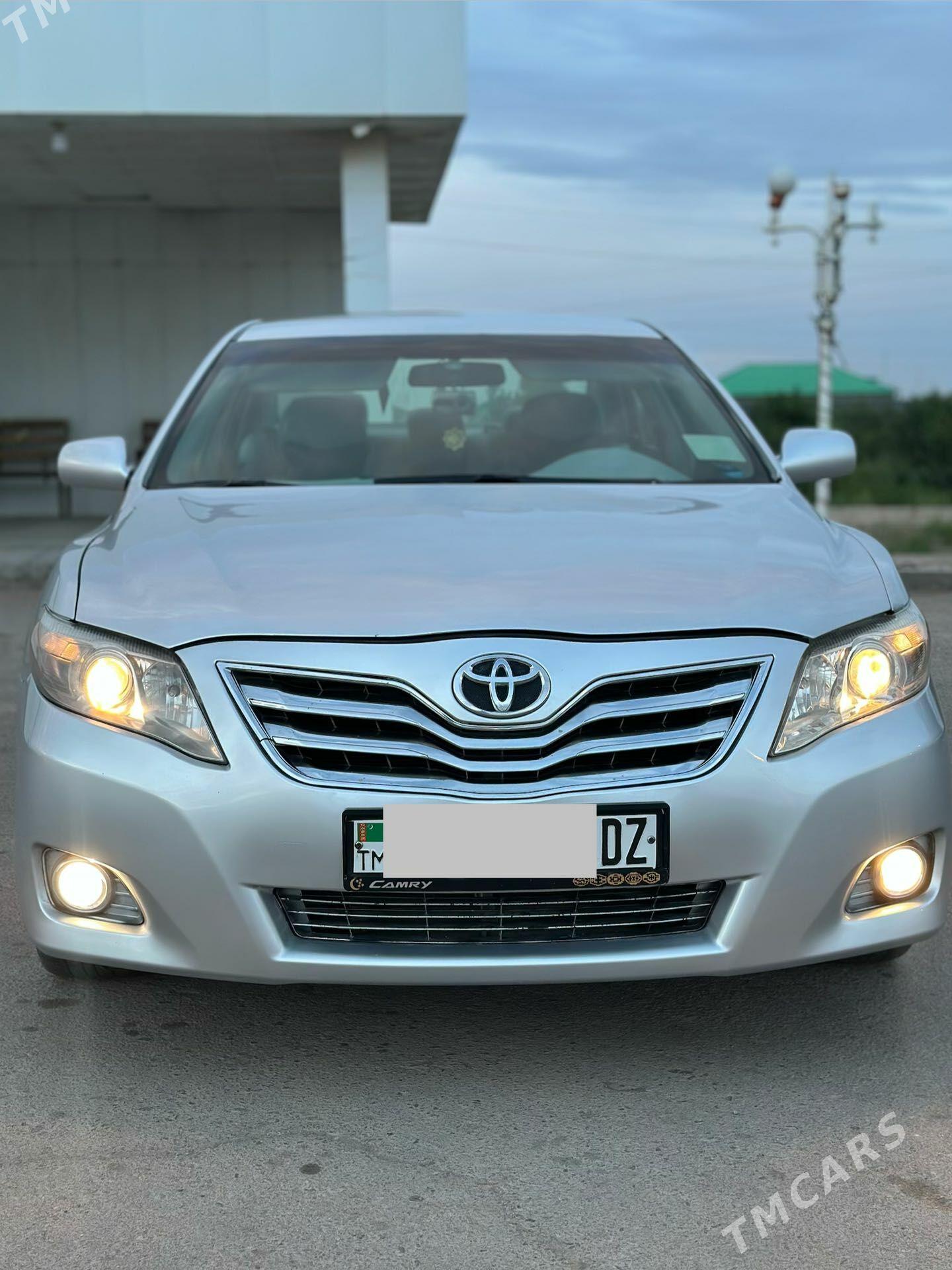 Toyota Camry 2010 - 210 000 TMT - Şabat etr. - img 1