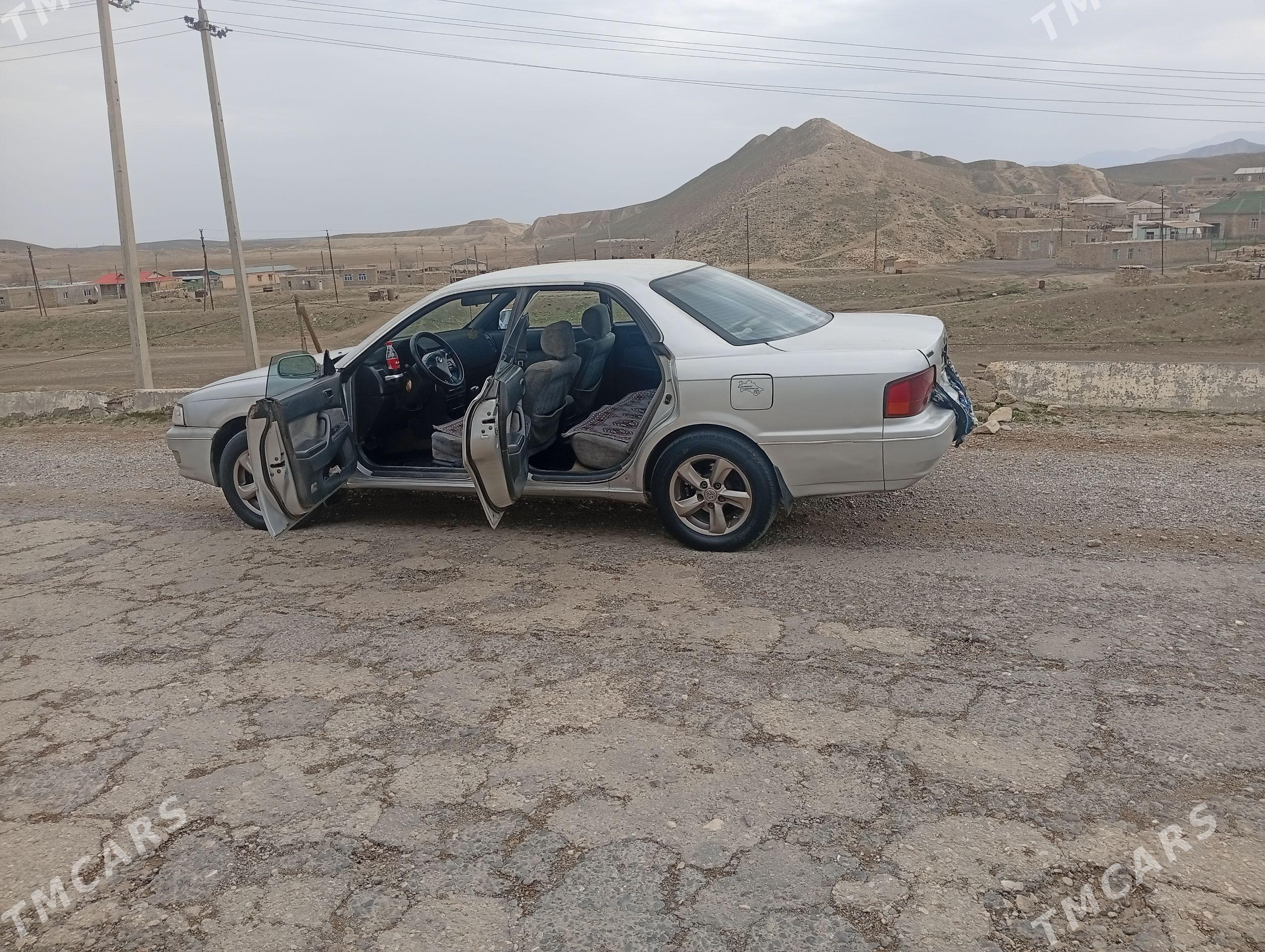 Toyota Vista 1995 - 45 000 TMT - Balkanabat - img 1