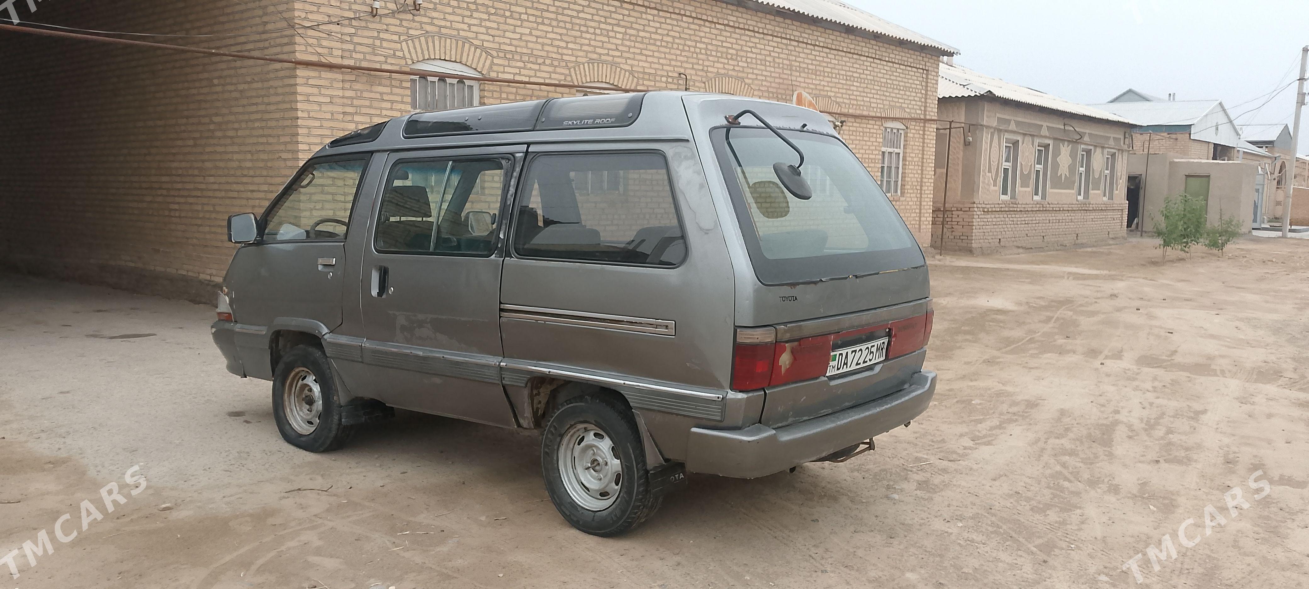 Toyota Town Ace 1992 - 20 000 TMT - Mary - img 1