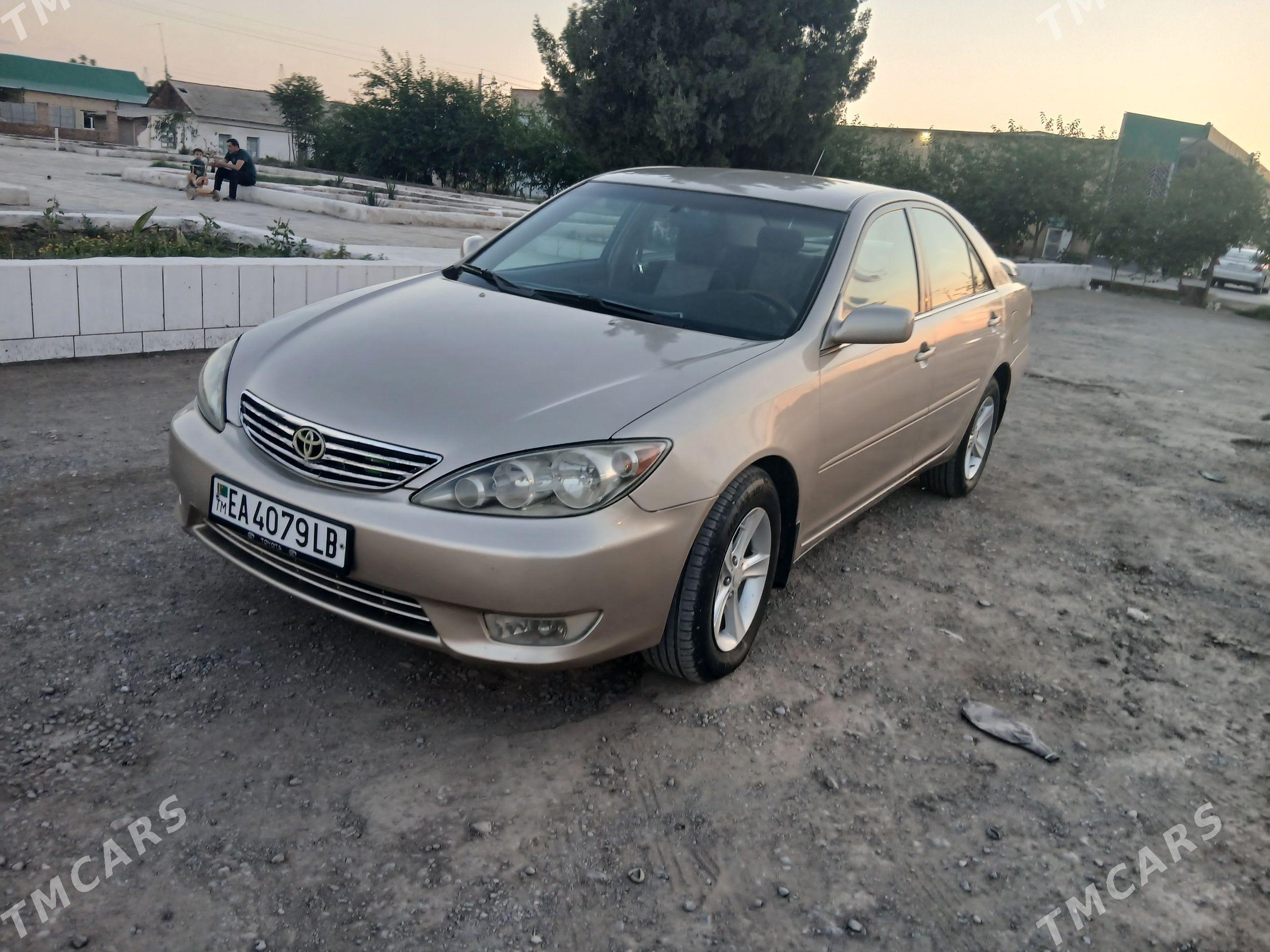Toyota Camry 2004 - 165 000 TMT - Халач - img 1