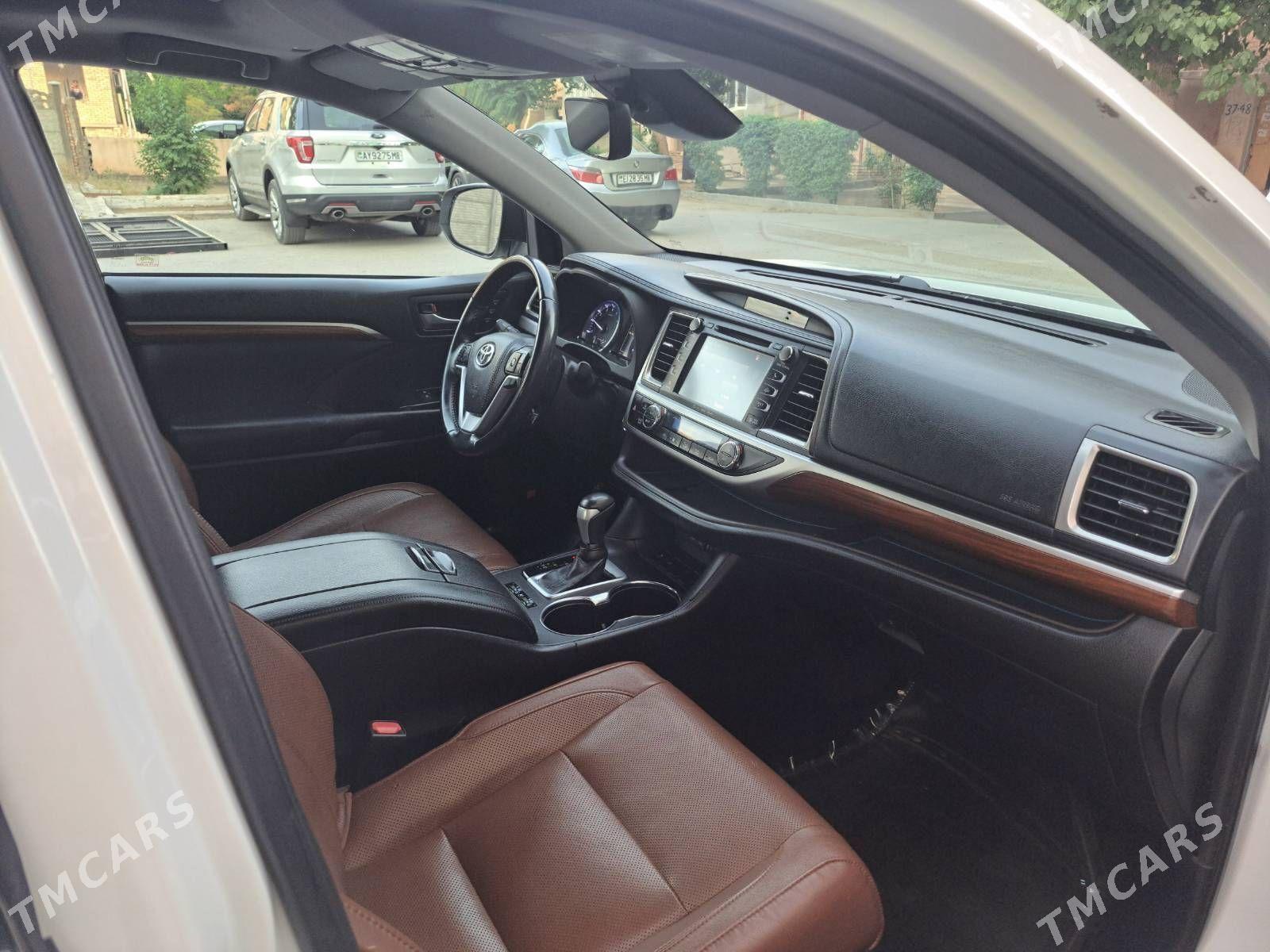 Toyota Highlander 2018 - 500 000 TMT - Мары - img 1