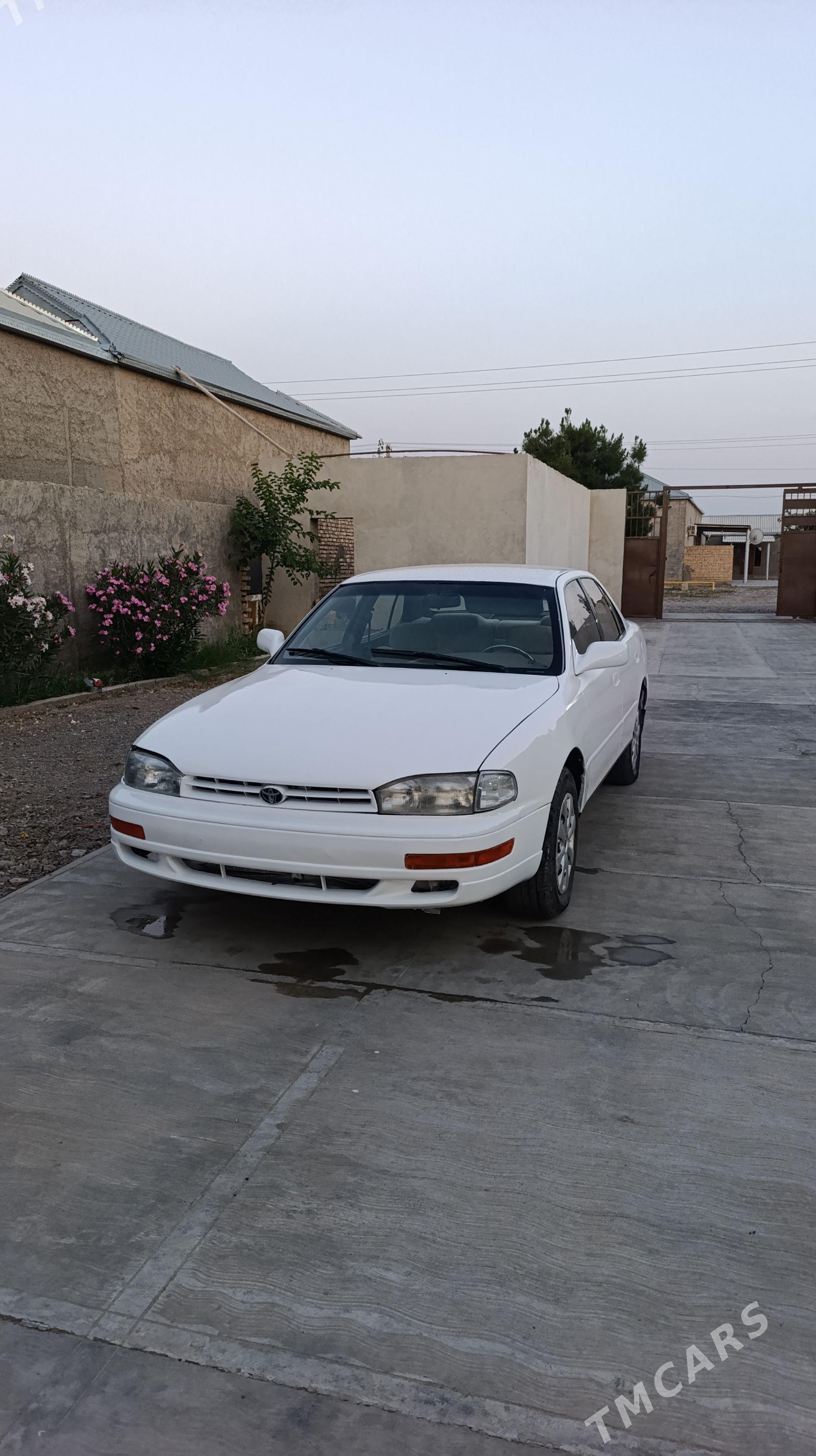 Toyota Camry 1994 - 115 000 TMT - Серахс - img 1