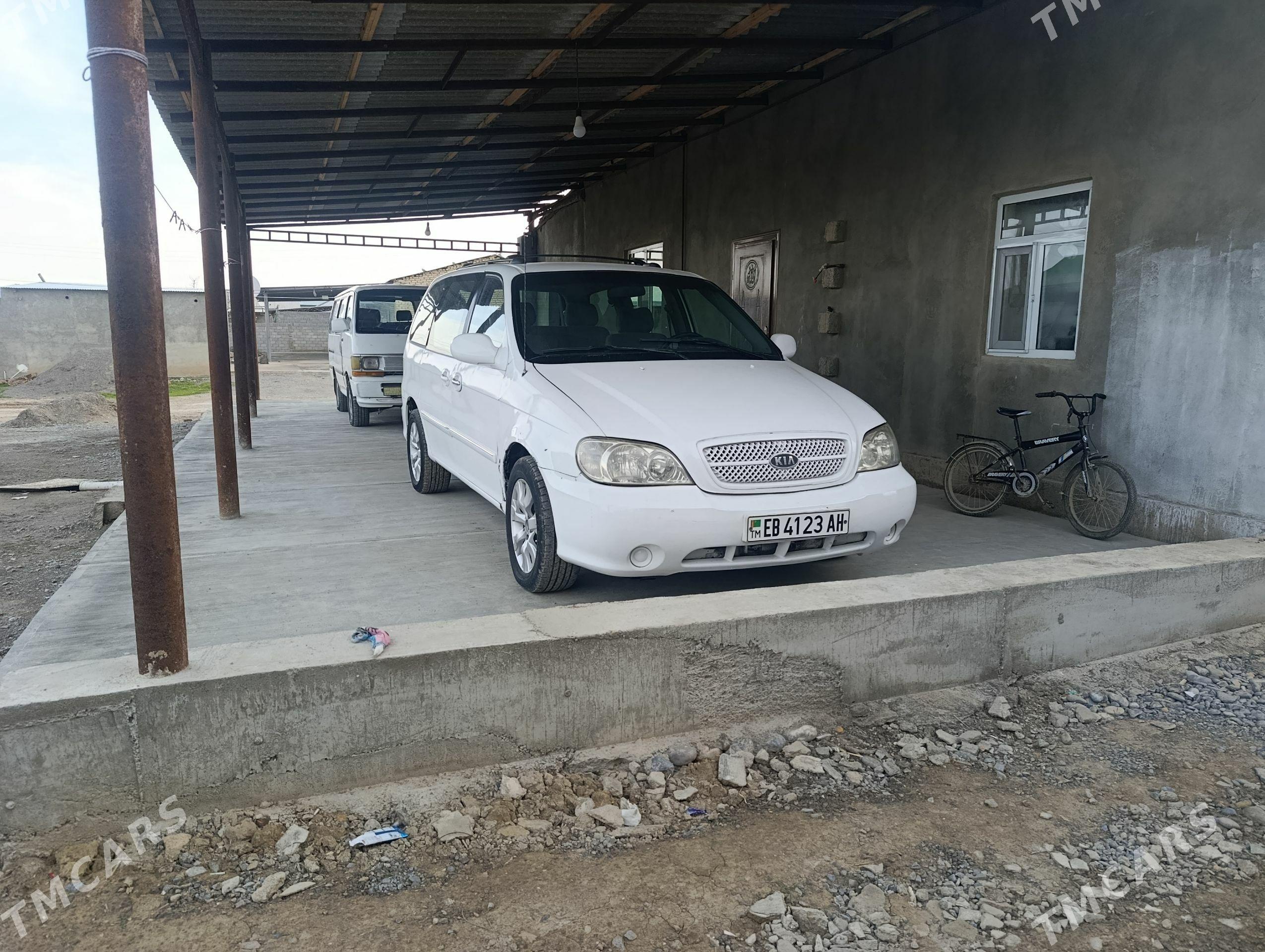 Kia Sedona 2004 - 50 000 TMT - Яшлык - img 1