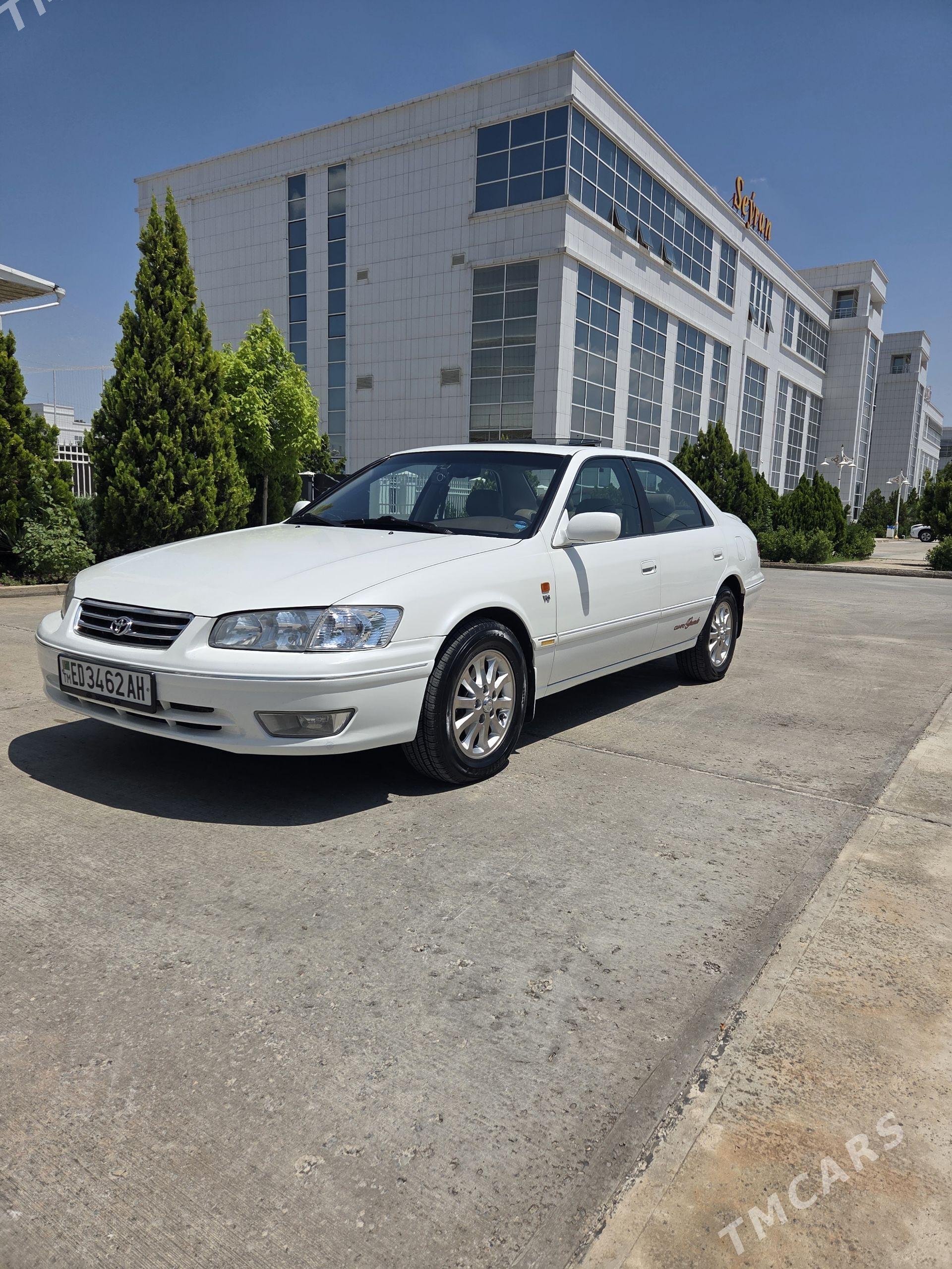 Toyota Camry 2000 - 225 000 TMT - Теджен - img 1