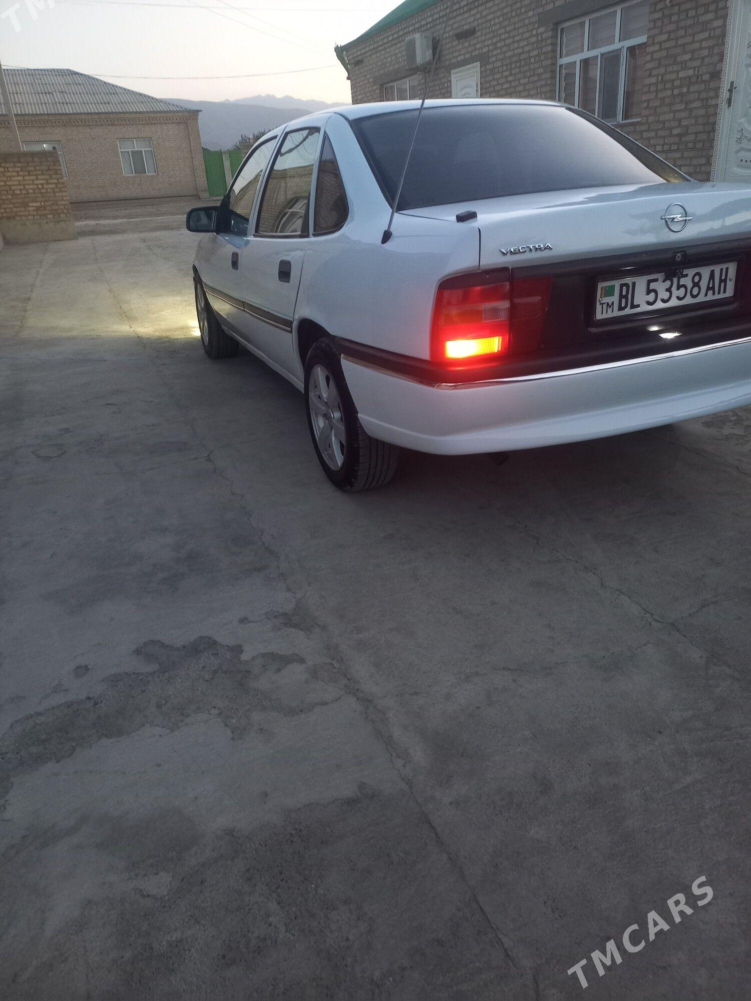 Opel Vectra 1998 - 47 000 TMT - Бахарден - img 1
