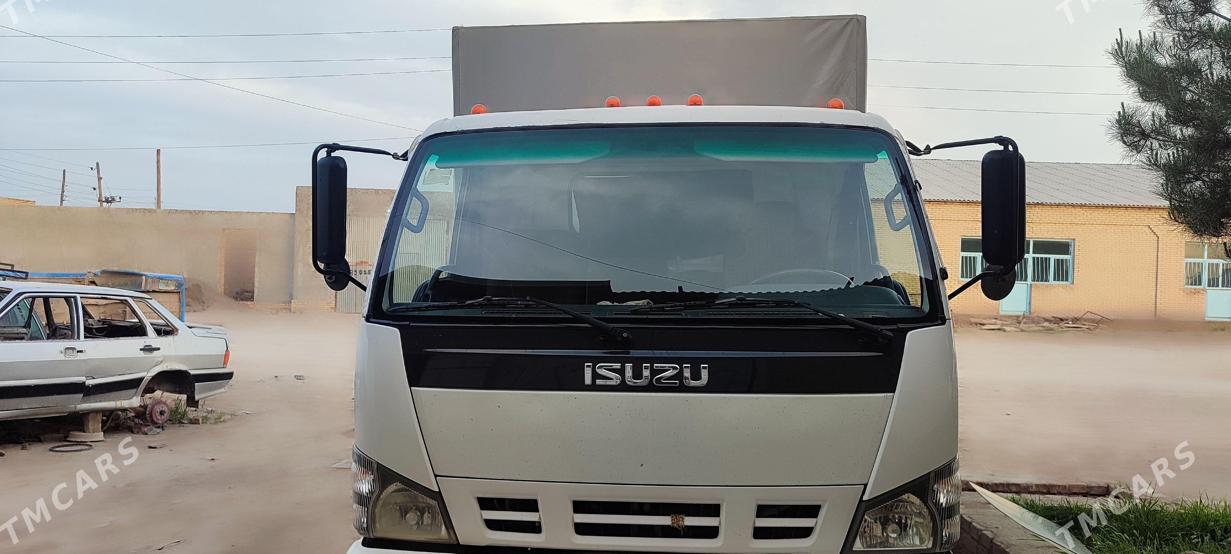 Isuzu Elf 2006 - 300 000 TMT - Керки - img 1