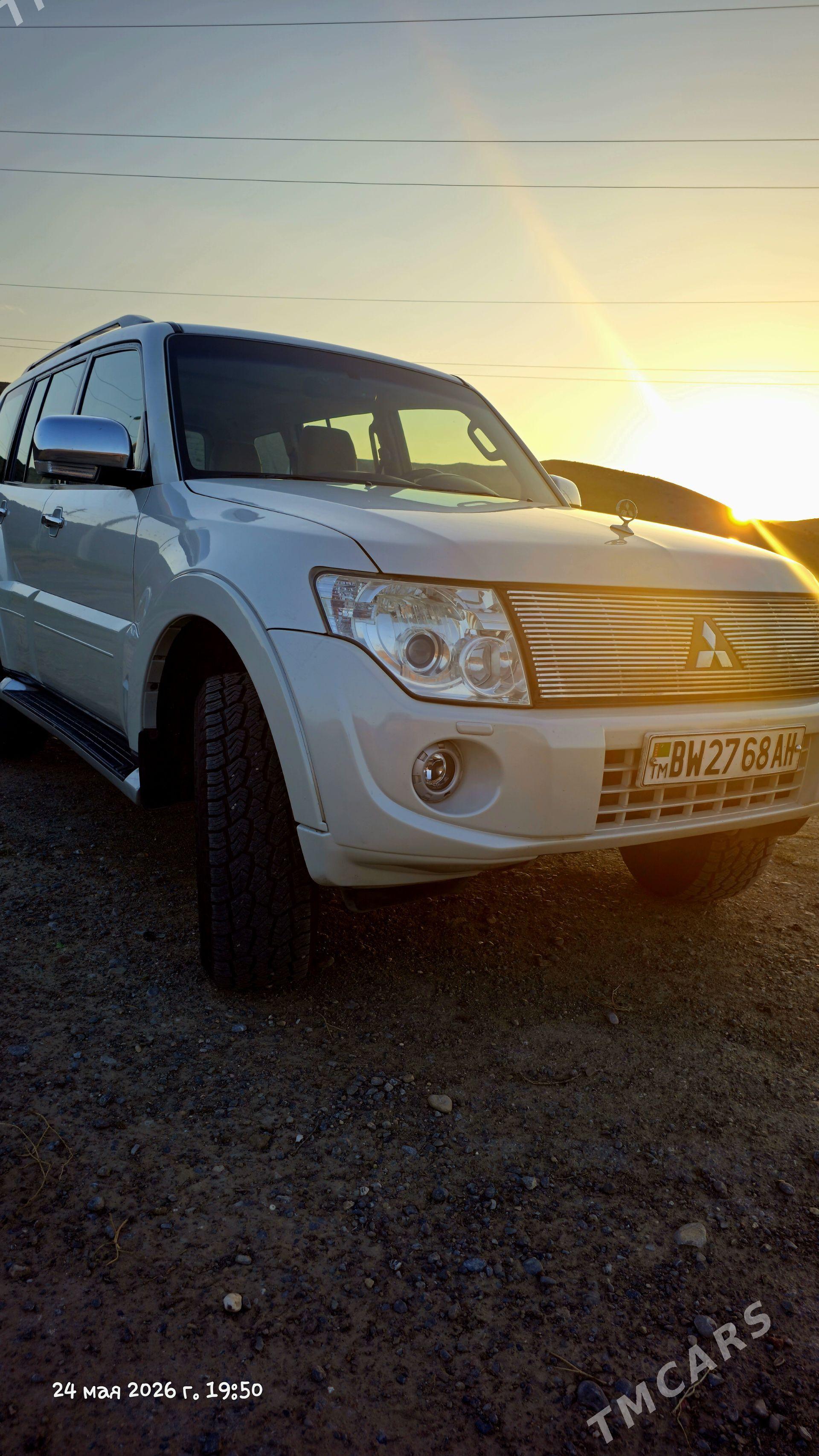 Mitsubishi Pajero 2011 - 260 000 TMT - Анев - img 1