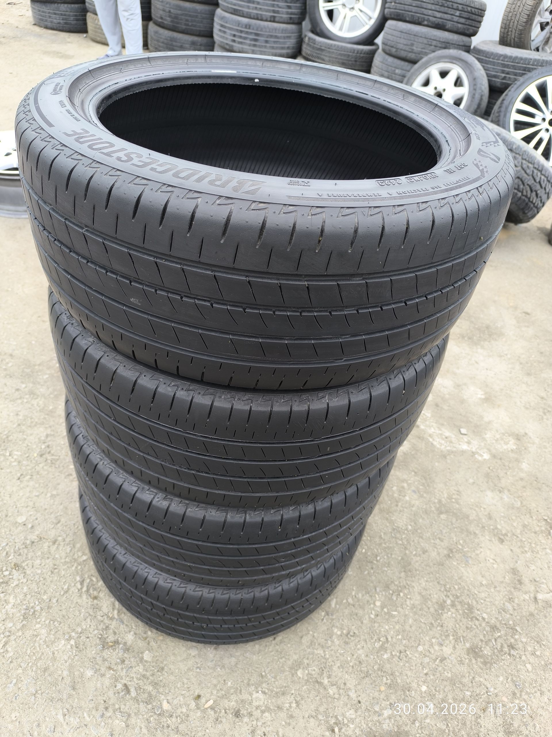 235 45 18 Bridgestone 3 000 TMT - Бузмеин - img 1