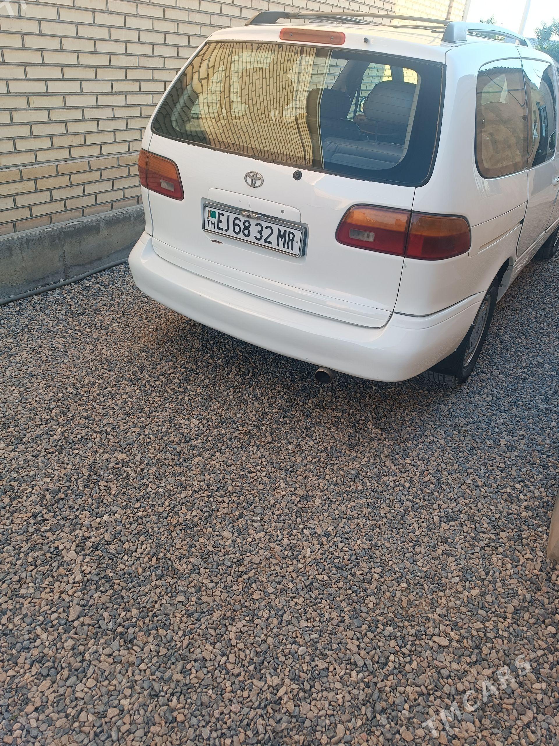 Toyota Sienna 2000 - 180 000 TMT - Мары - img 1