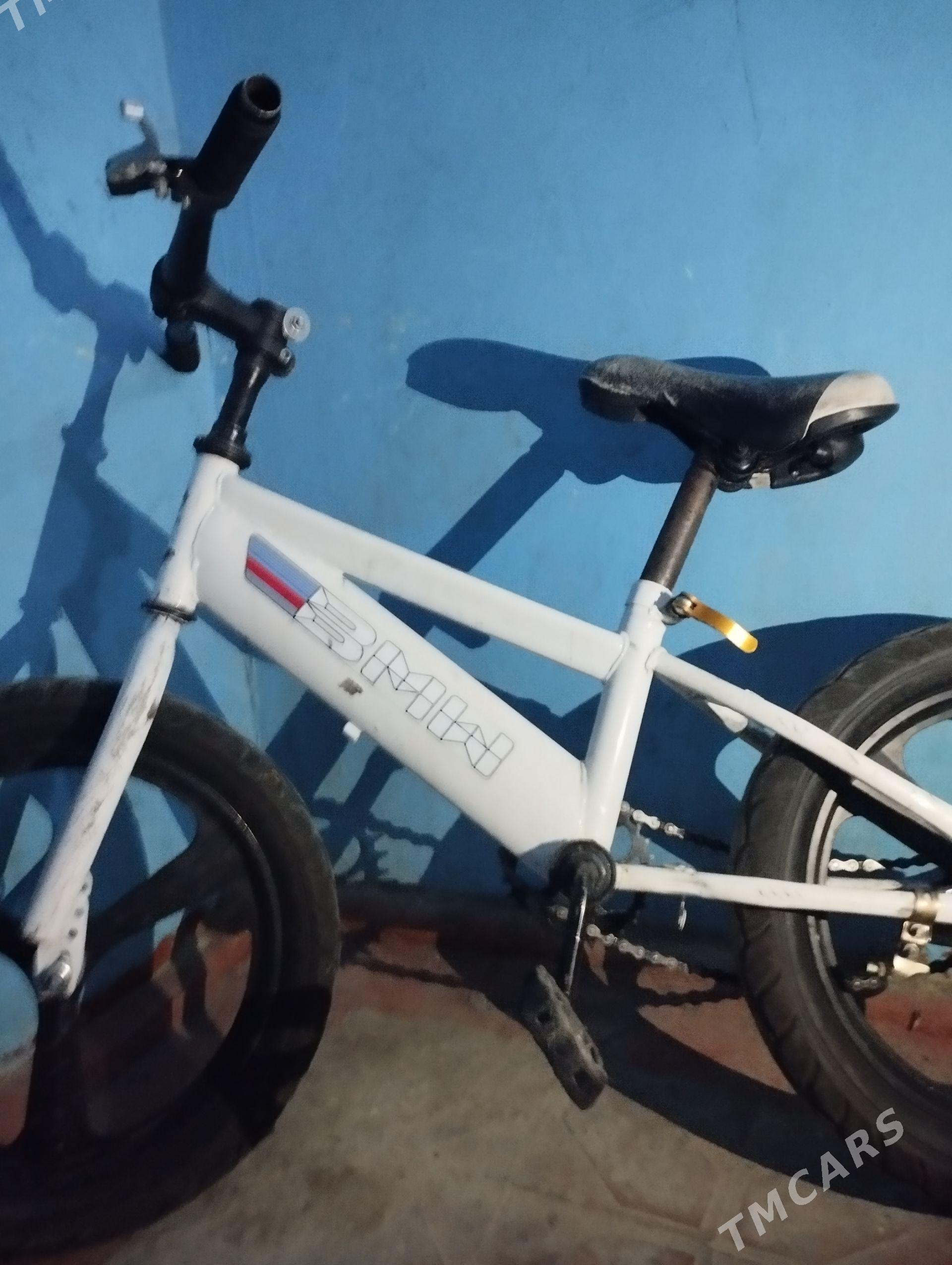 BMW tigir - Büzmeýin - img 1