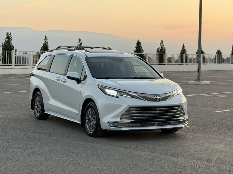 Toyota Sienna 2022 - 546 000 TMT - Ашхабад - img 1