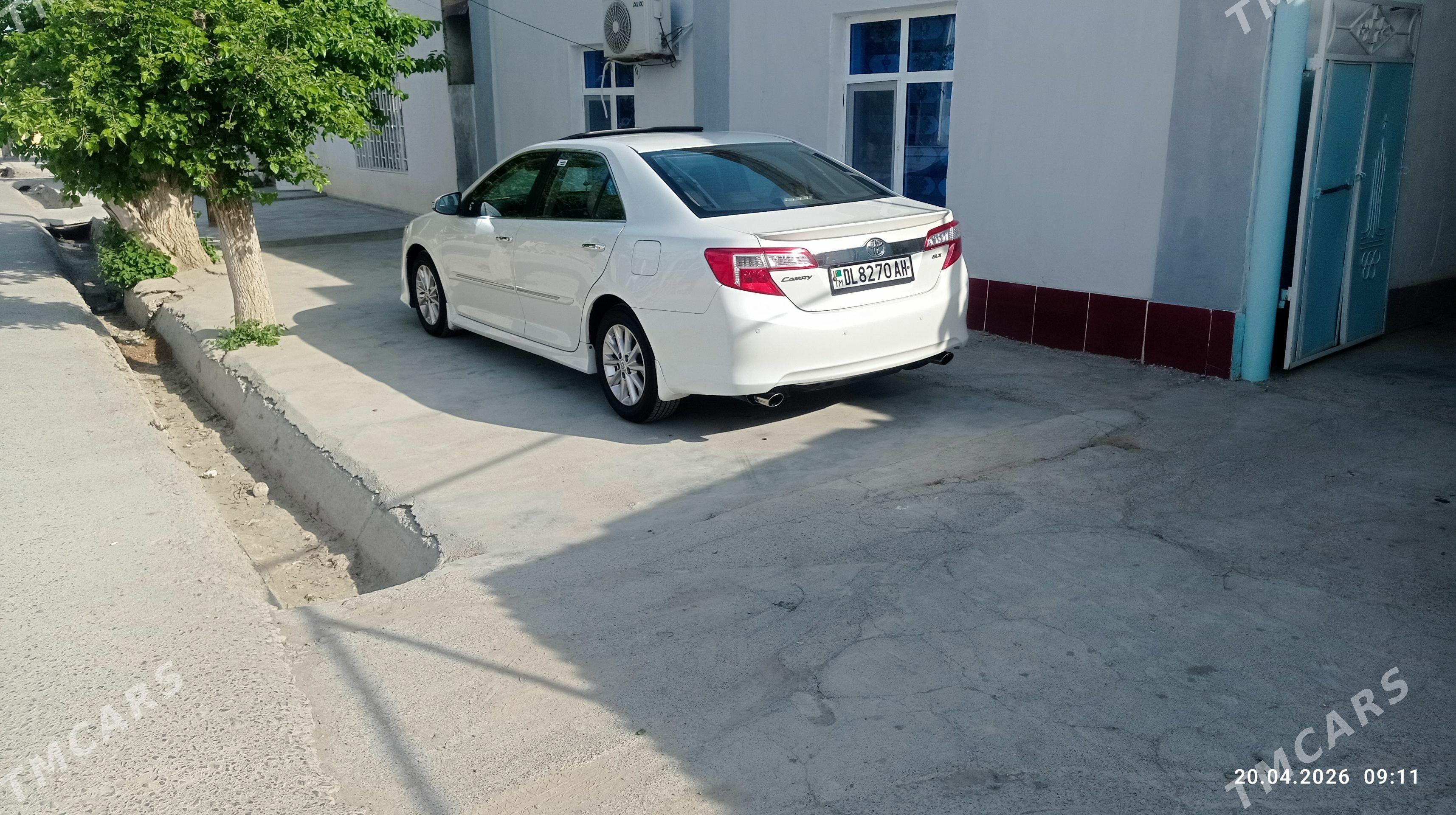 Toyota Camry 2012 - 280 000 TMT - Бахарден - img 1