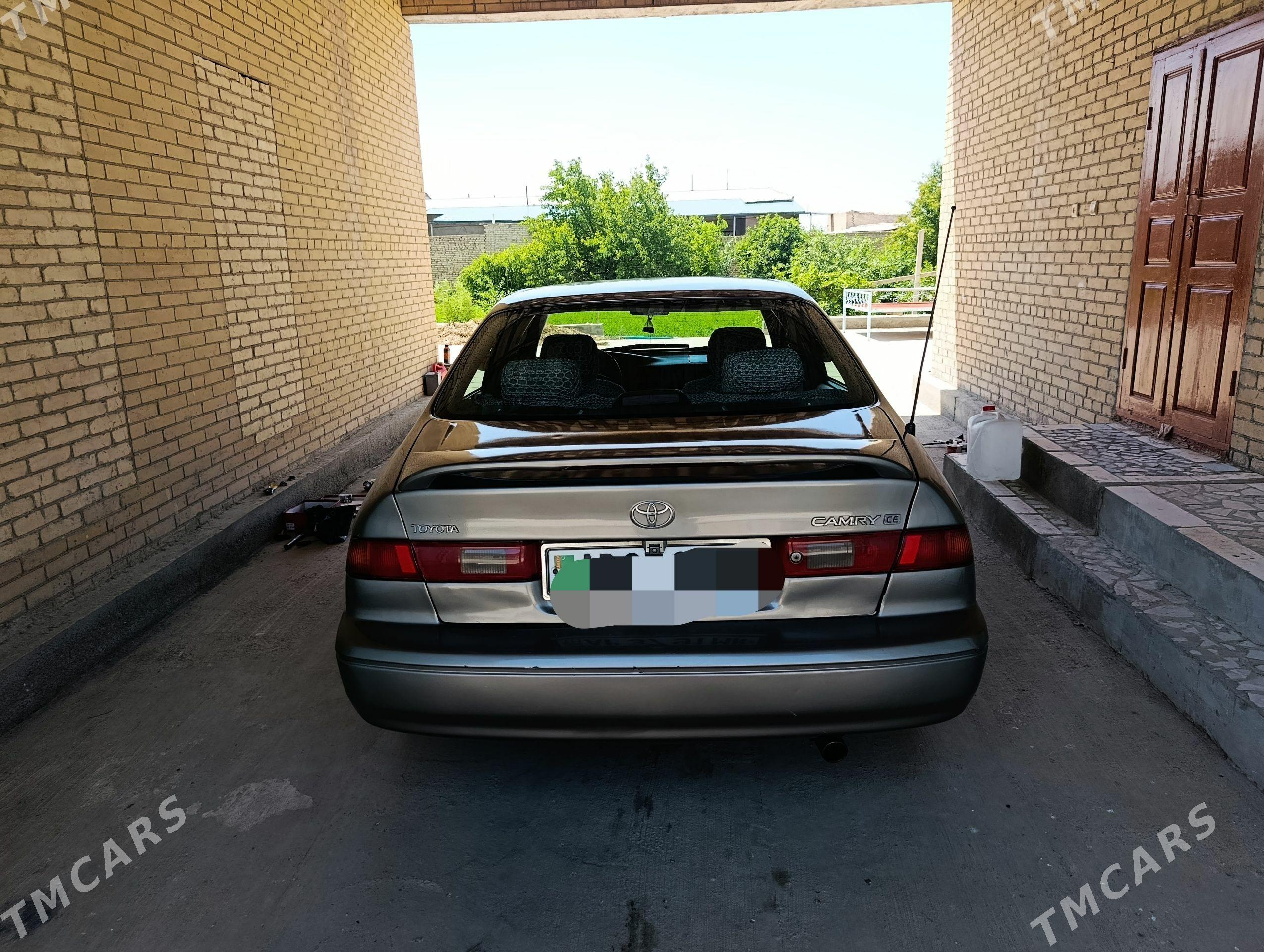 Toyota Camry 1999 - 160 000 TMT - Çärjew - img 1