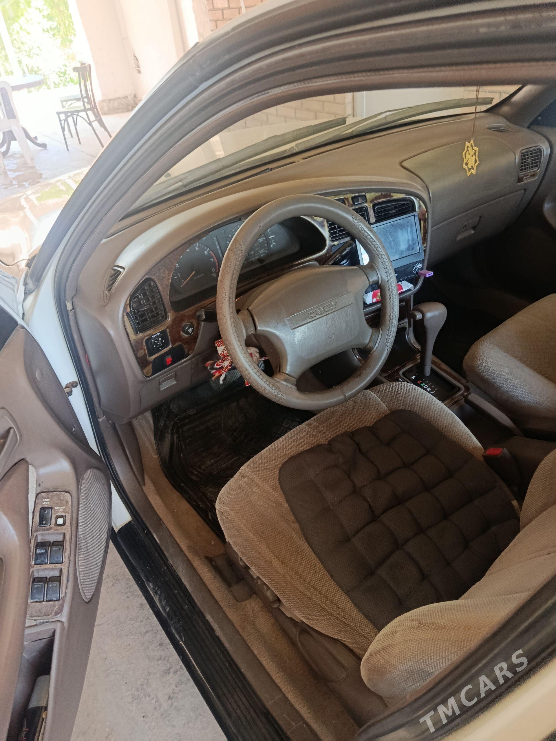Toyota Camry 1996 - 125 000 TMT - Саят - img 1