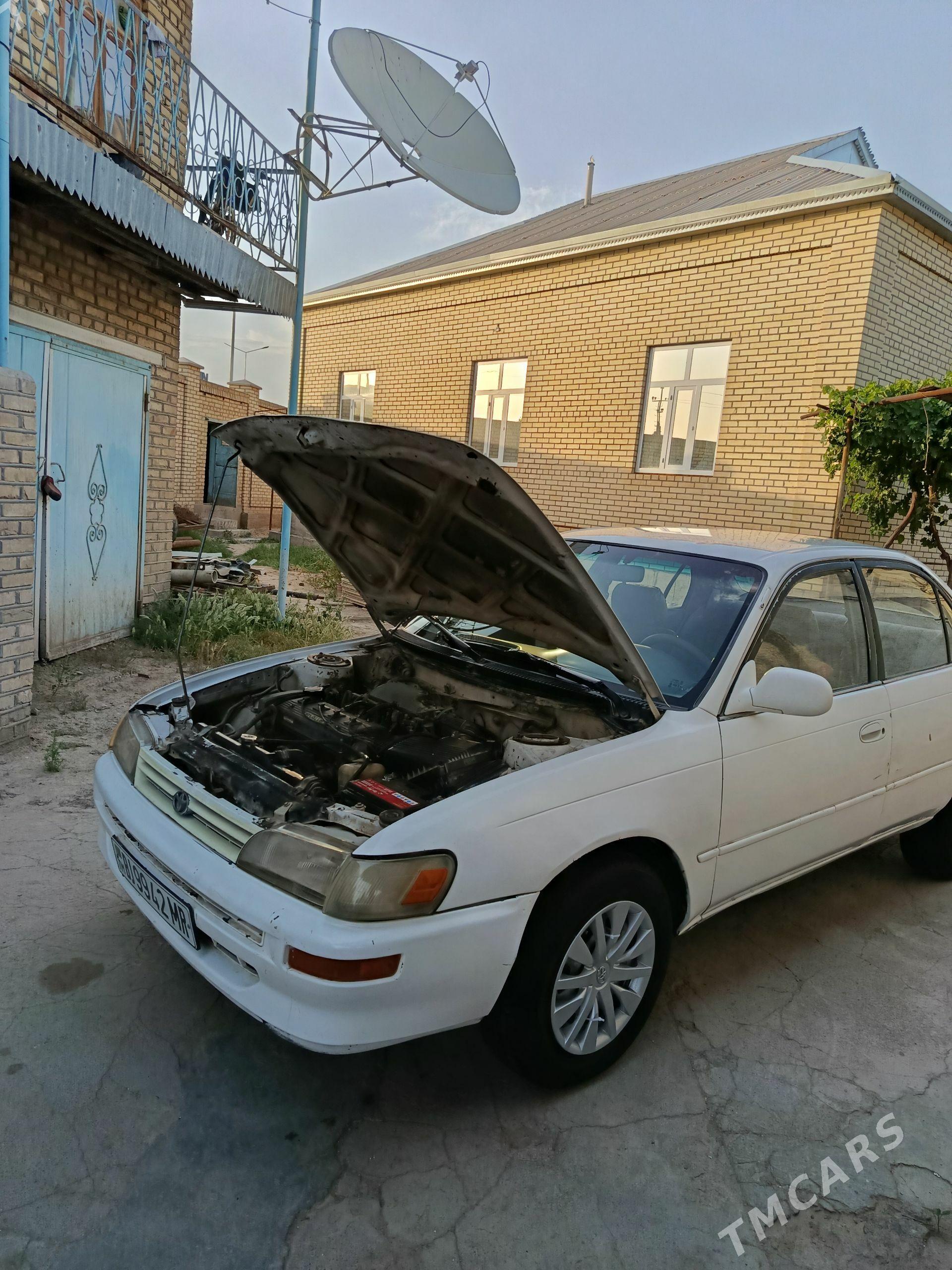 Toyota Corolla 1993 - 64 000 TMT - Мары - img 1