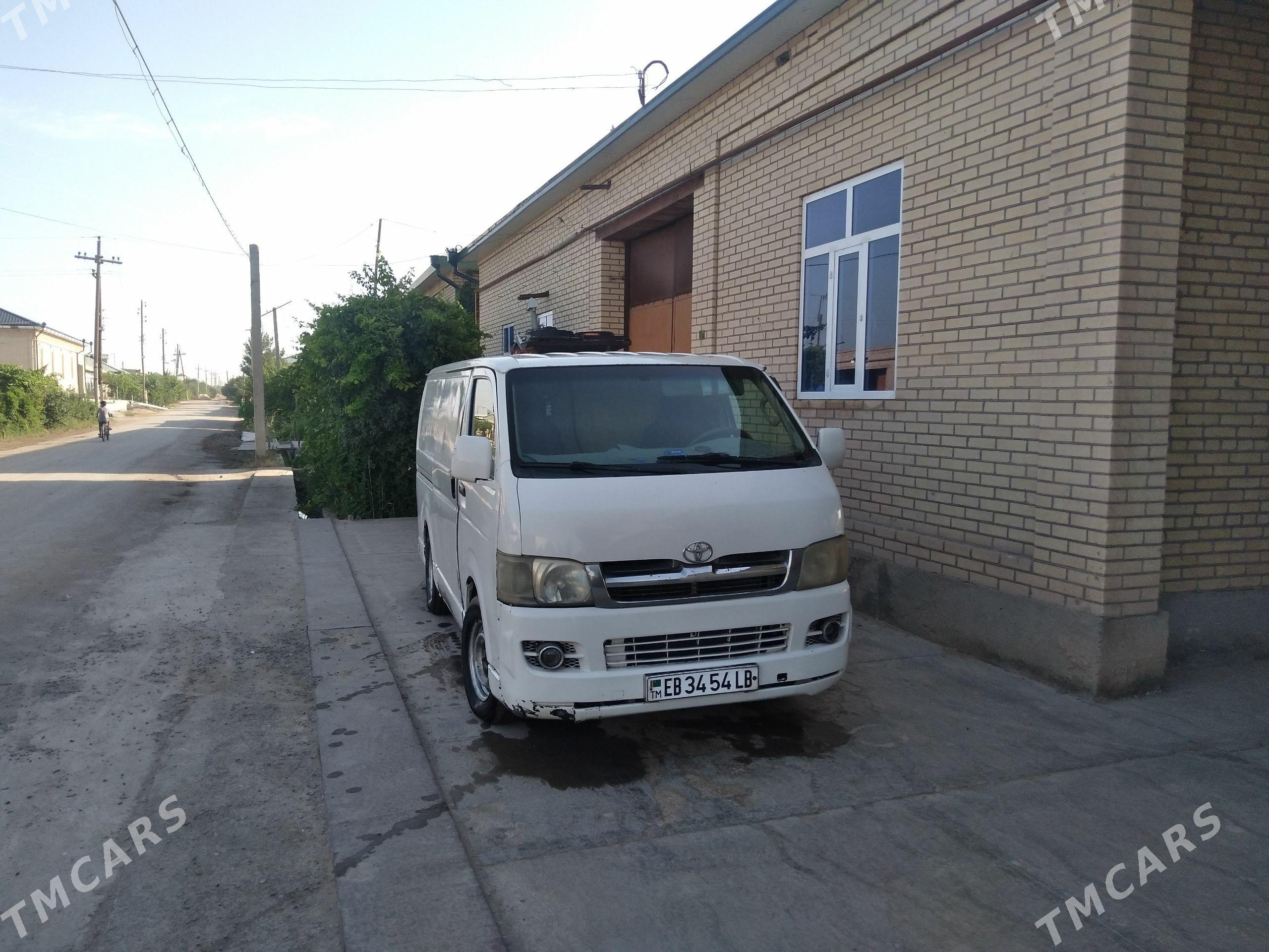 Toyota Hiace 2005 - 150 000 TMT - Дянев - img 1