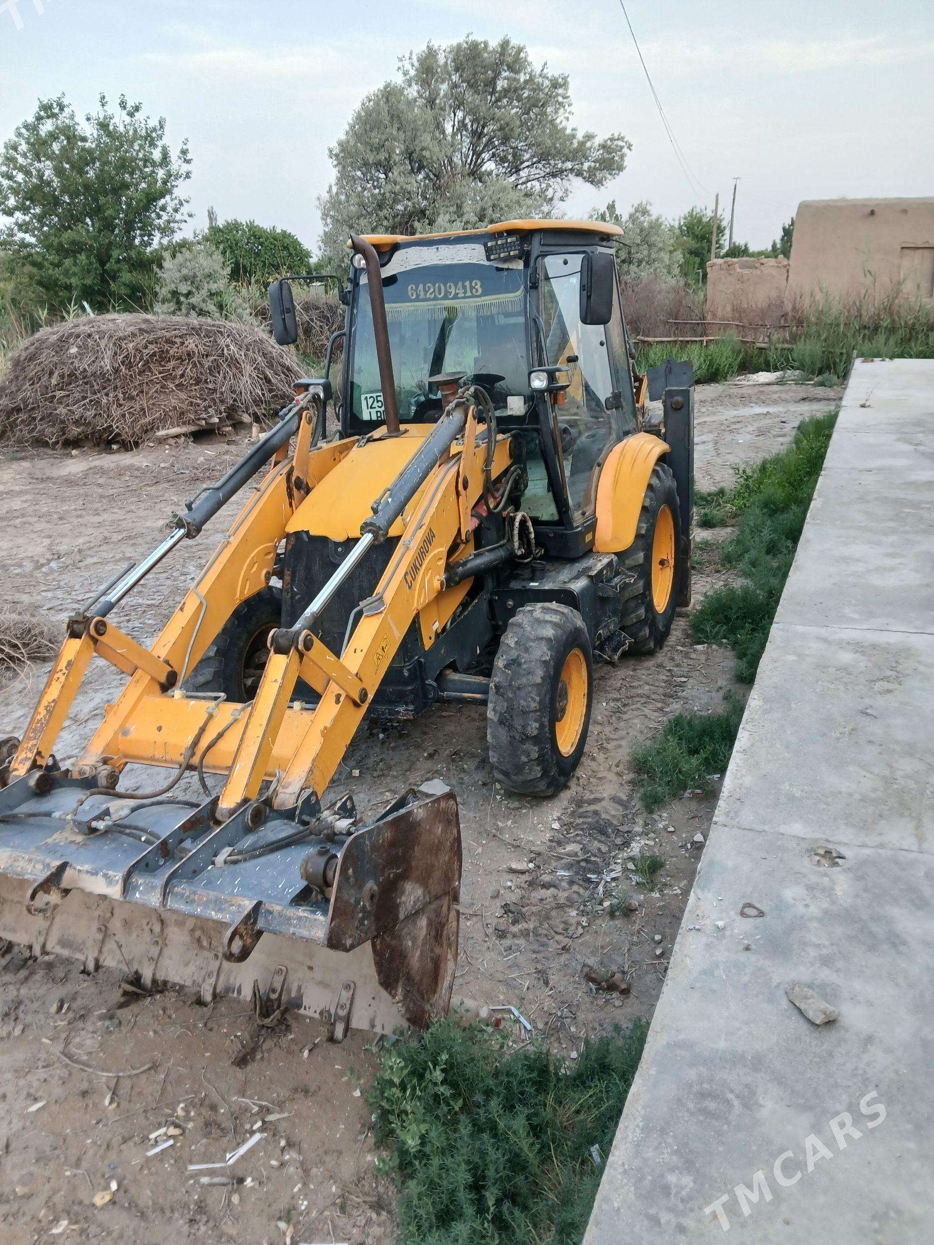 JCB 3CX Compact 2012 - 470 000 TMT - Hojambaz - img 1