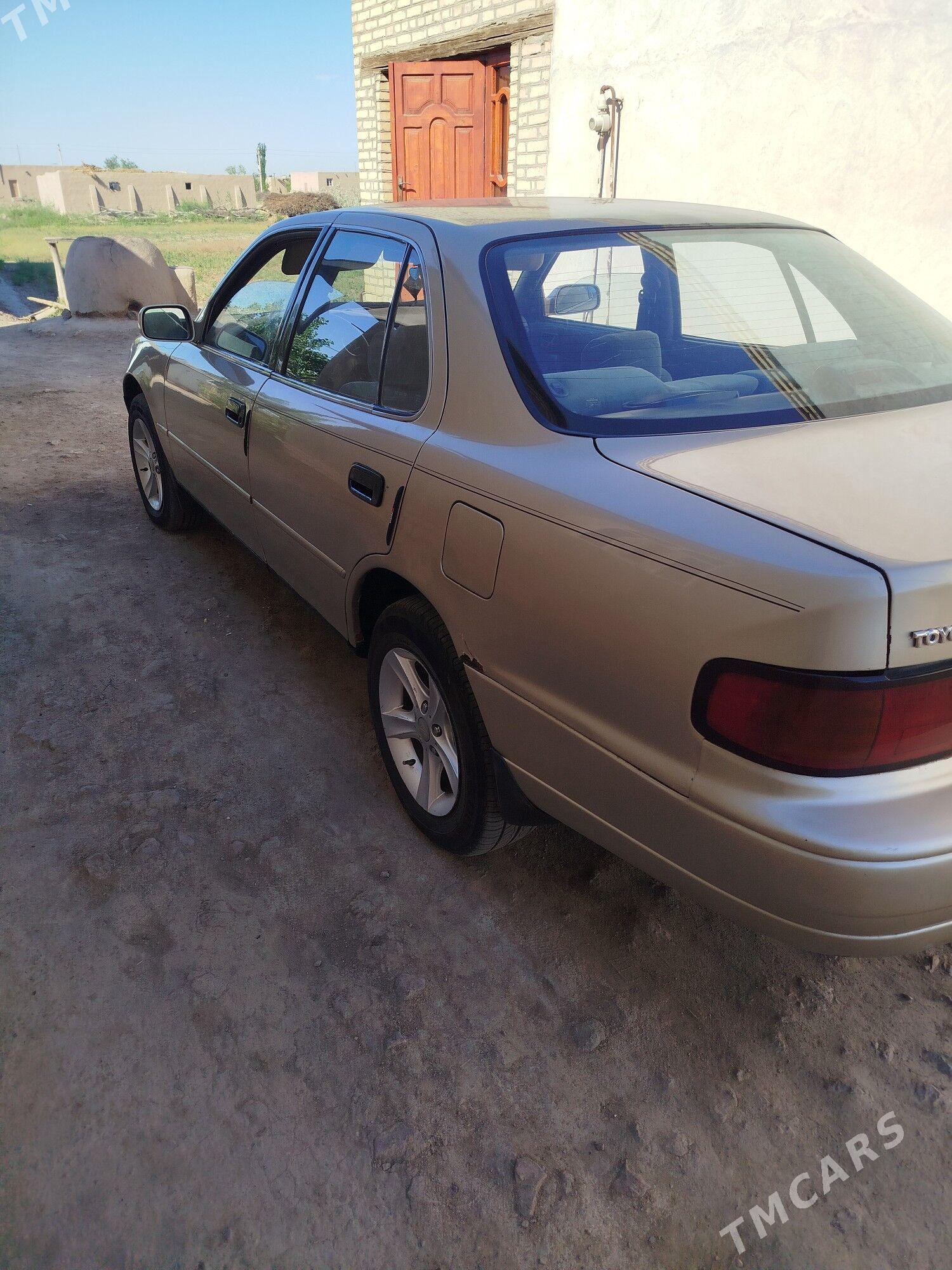Toyota Camry 1994 - 90 000 TMT - Гурбансолтан Едже - img 1